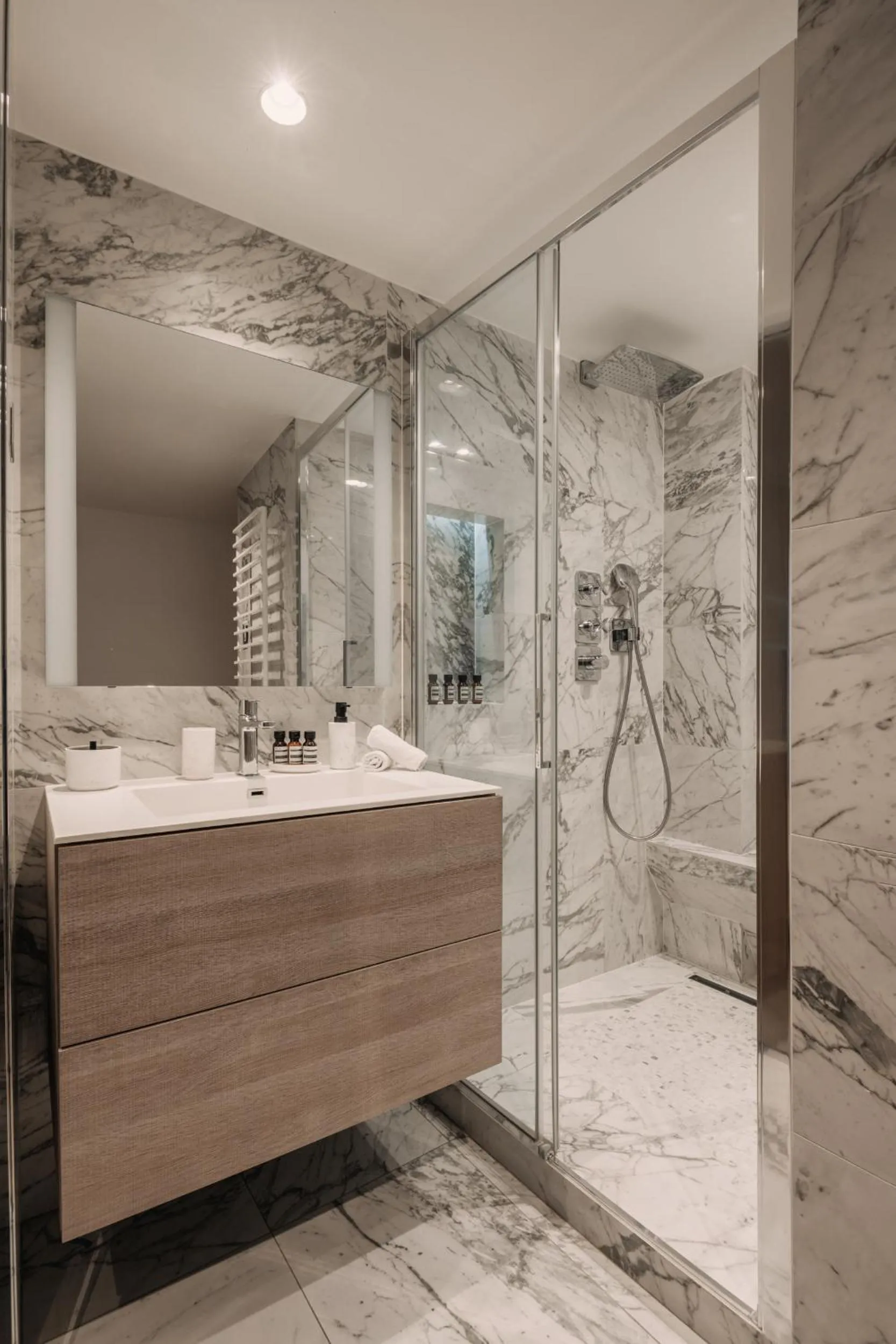 Bathroom in HIGHSTAY - Luxury Serviced Apartments - Place Vendôme