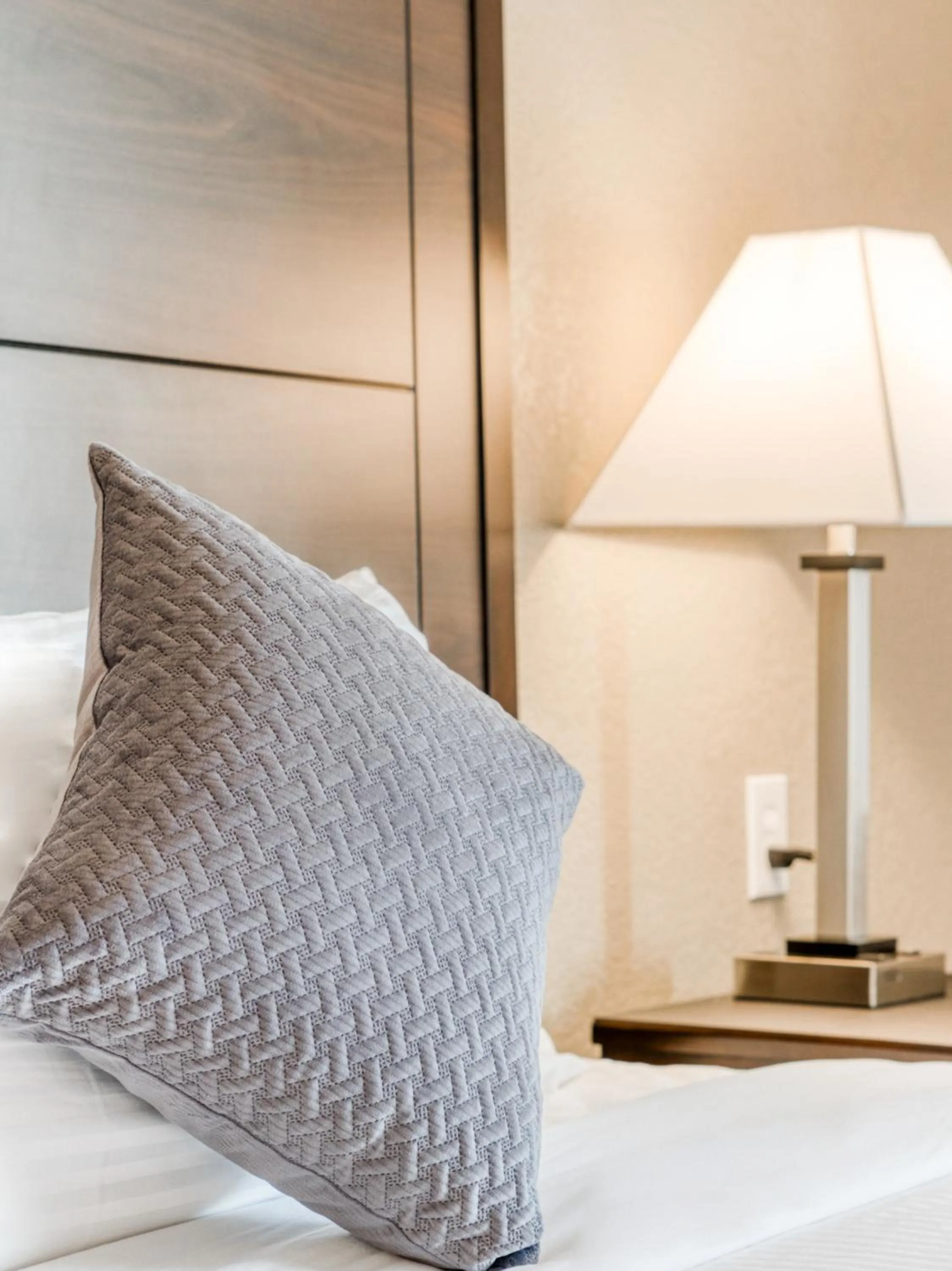 Bedroom, Bed in Alexis Hotel & Banquets Dallas Park Central Galleria