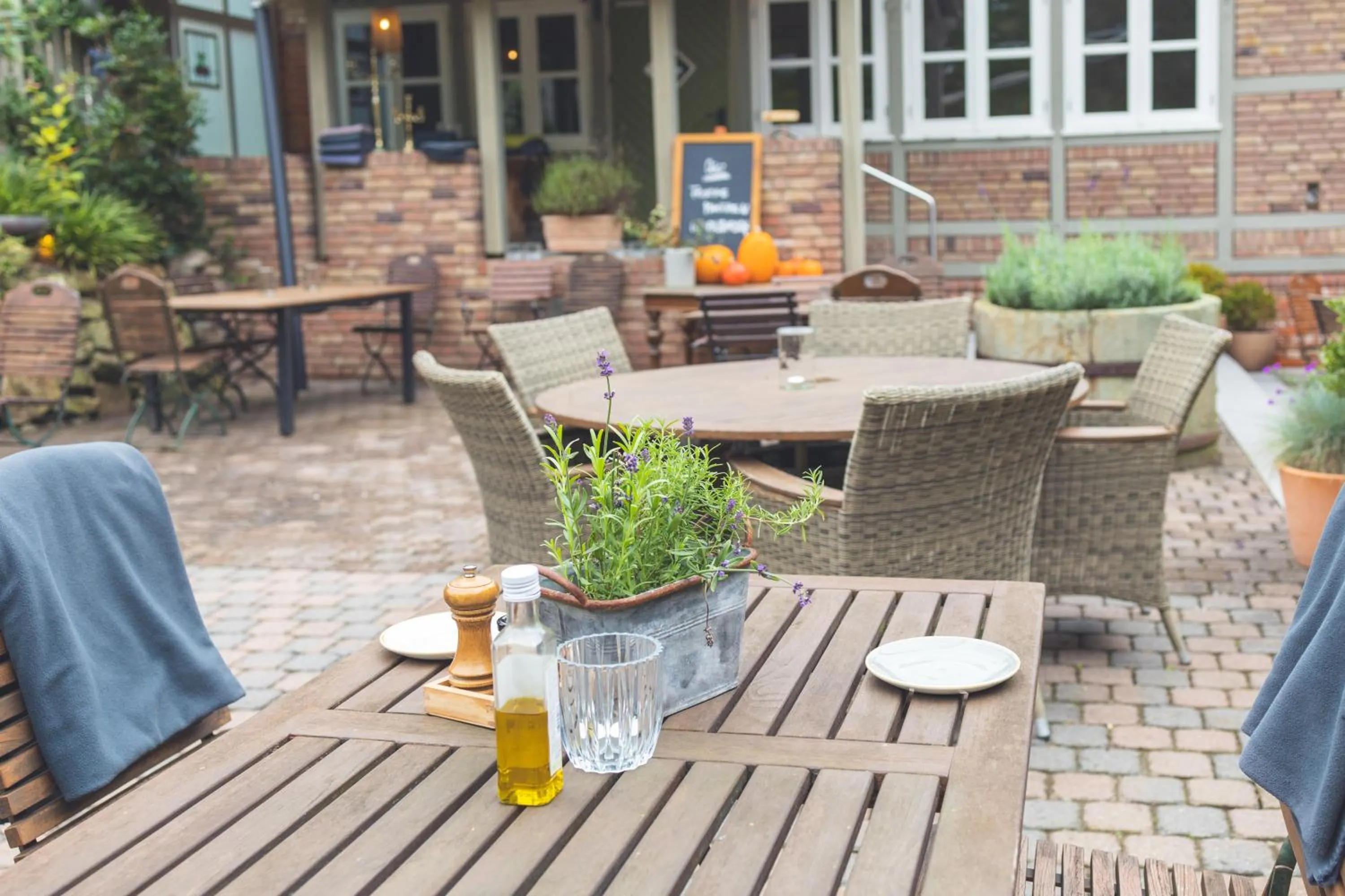 Patio in Landart Hotel