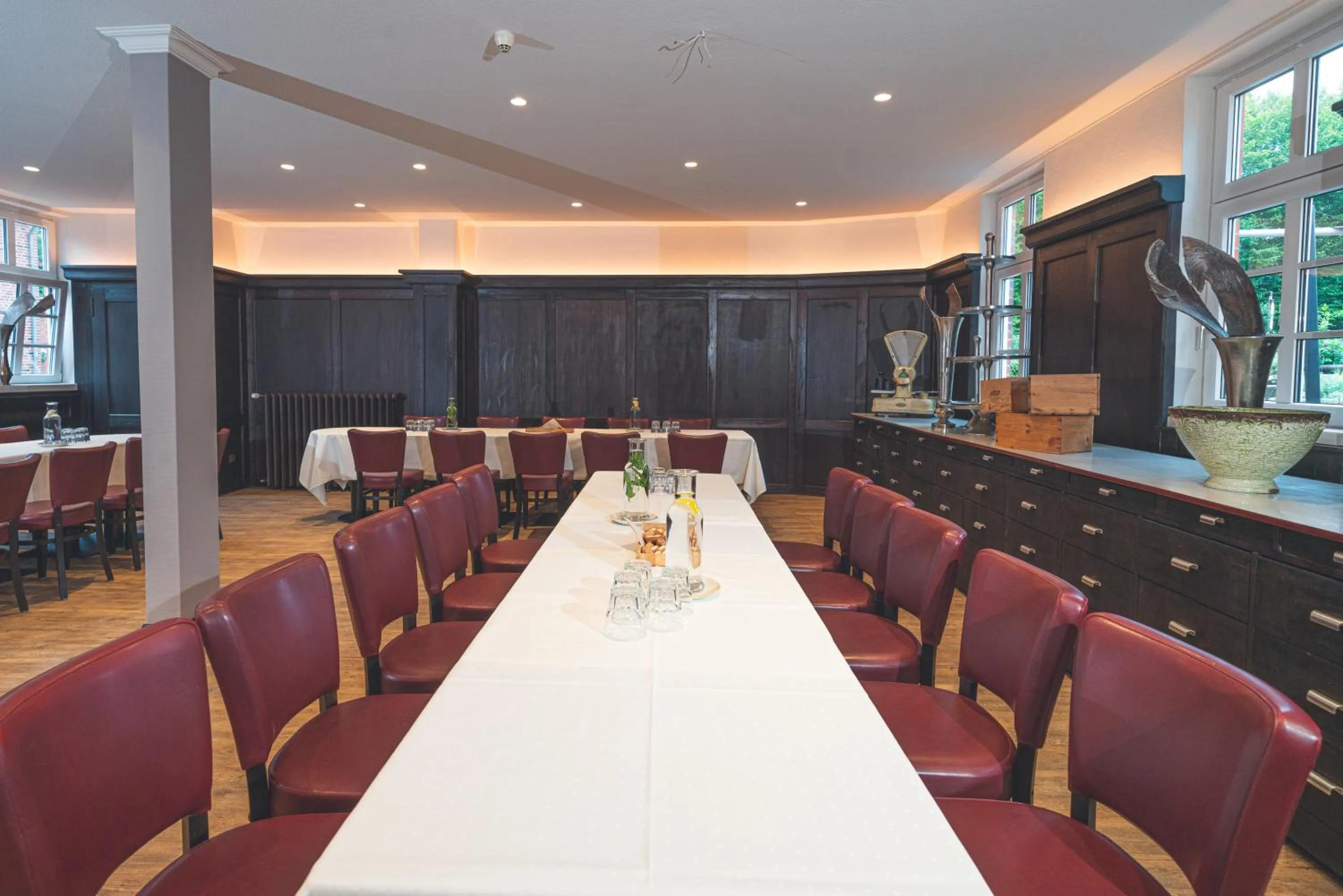 Business facilities in Landart Hotel
