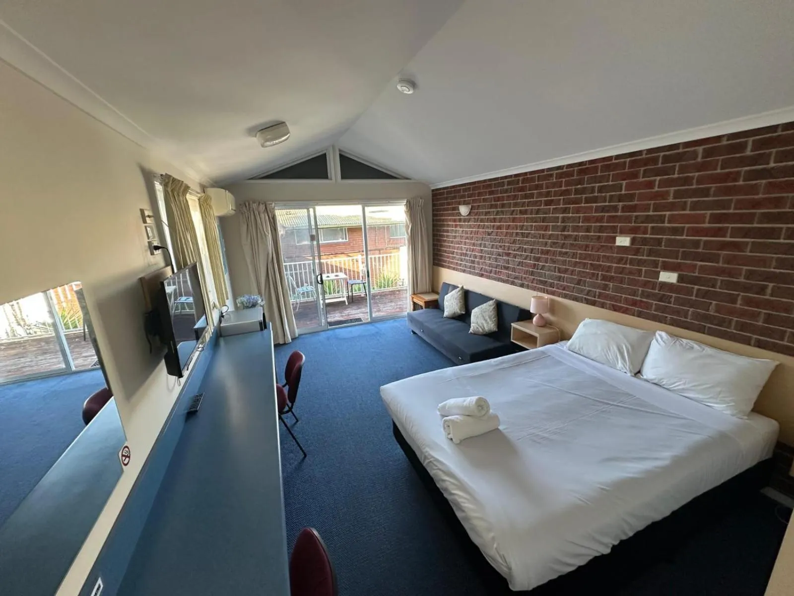 Bed in Merimbula Gardens Motel