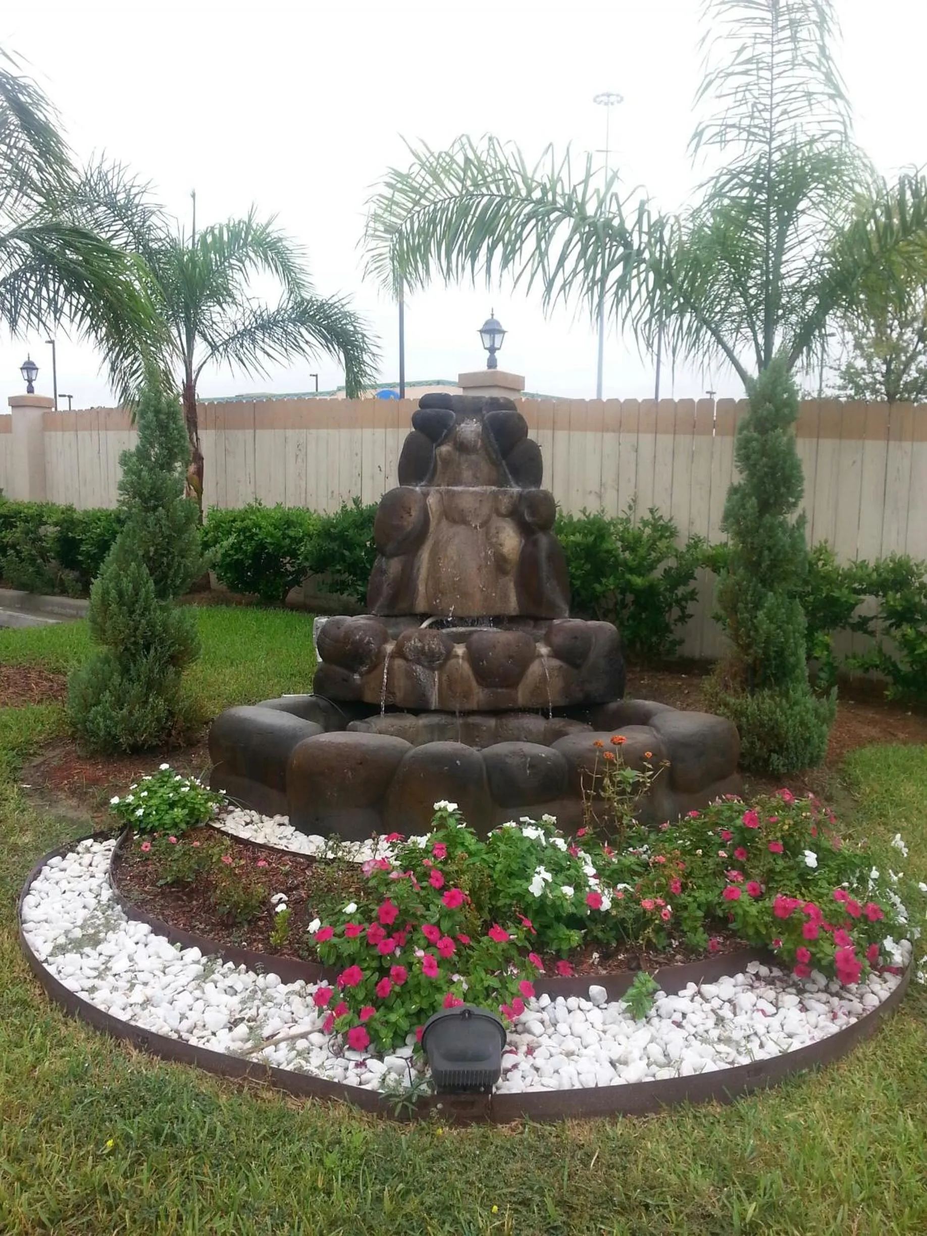 Facade/entrance in Platinum Inn Katy