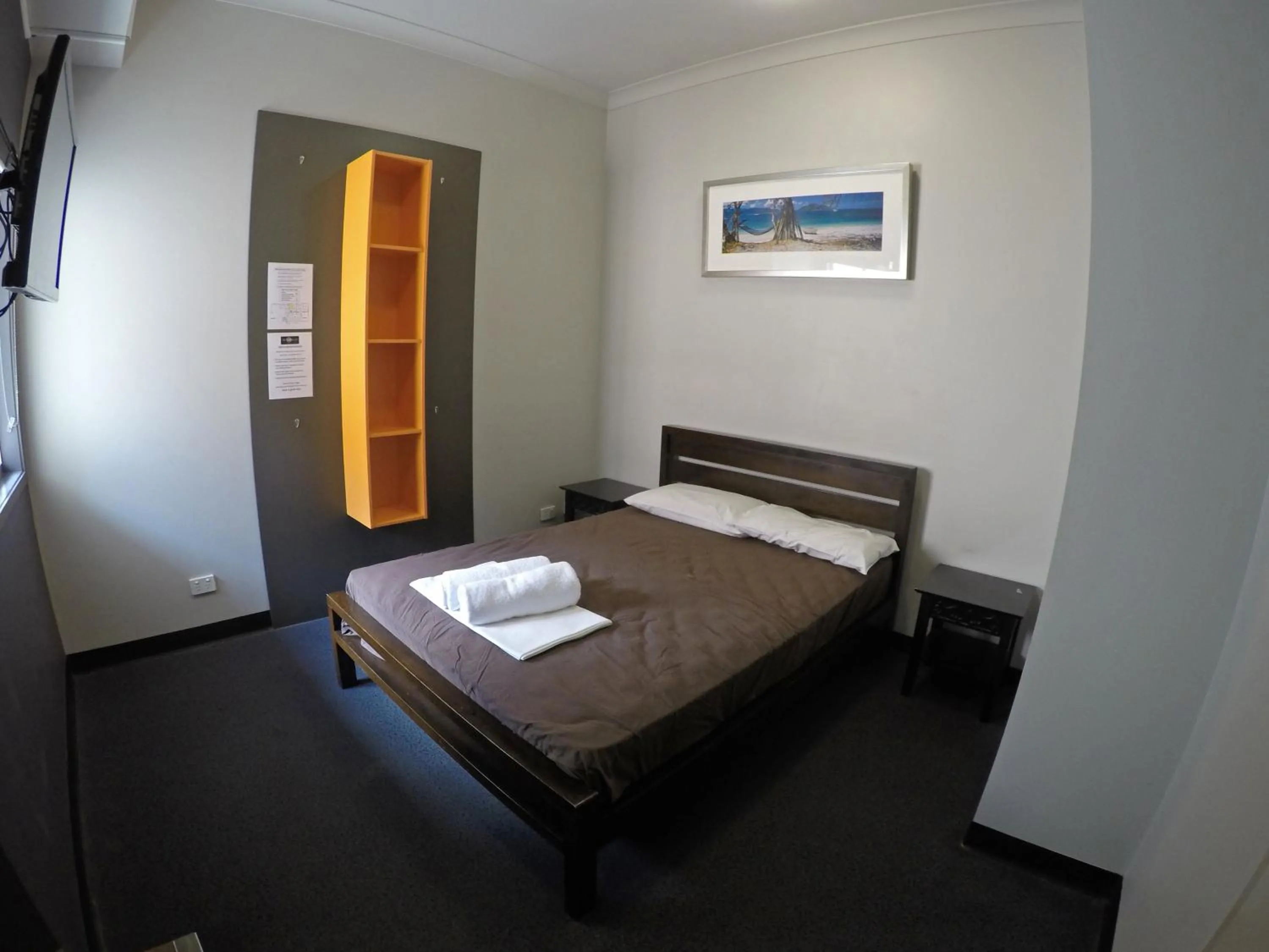 Bedroom, Bed in Global Backpackers Port Douglas