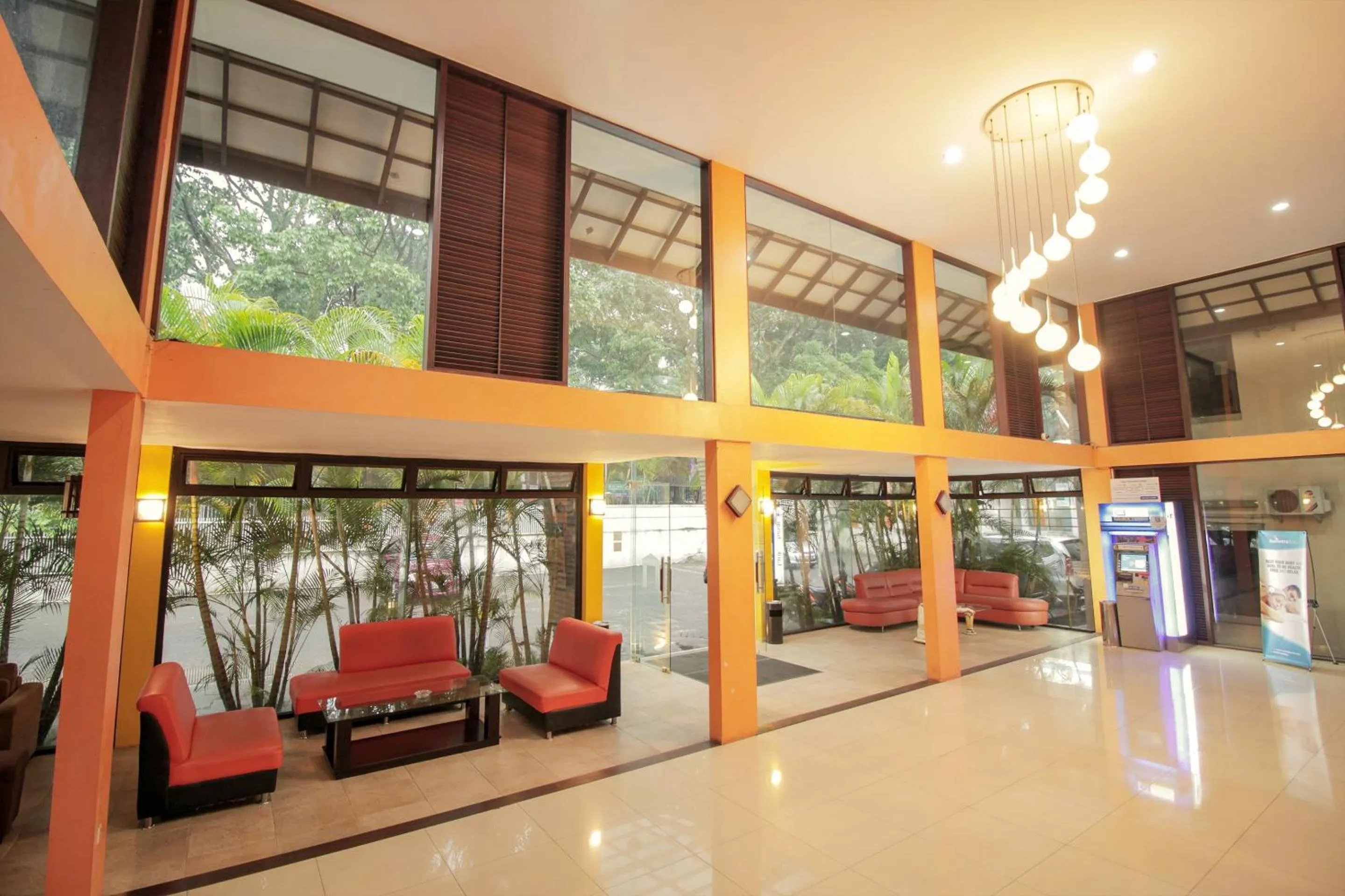 Lobby or reception in Collection O 295 Grha Ciumbuleuit Guest House