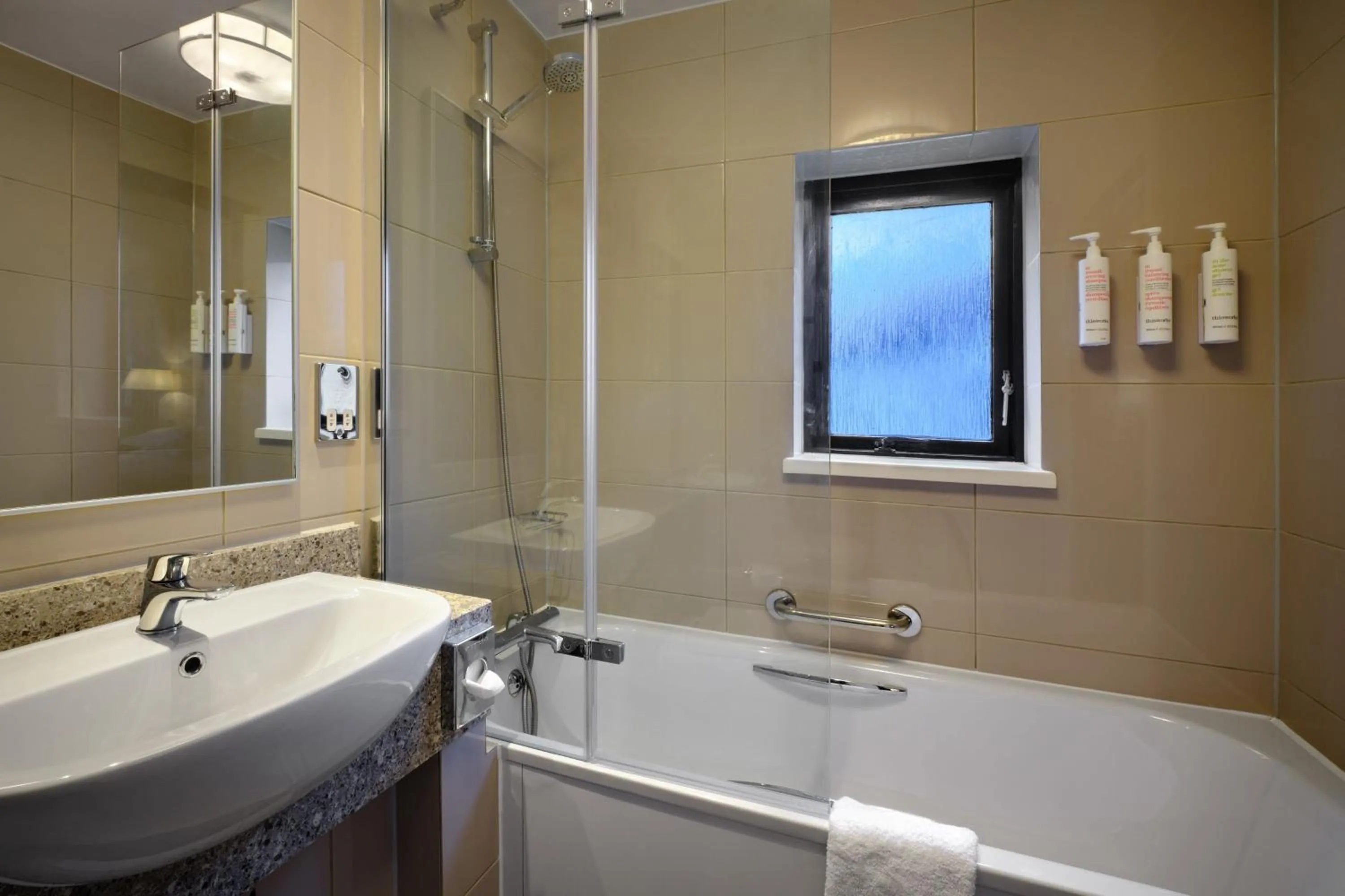 Photo of the whole room in Delta Hotels by Marriott St Pierre Country Club