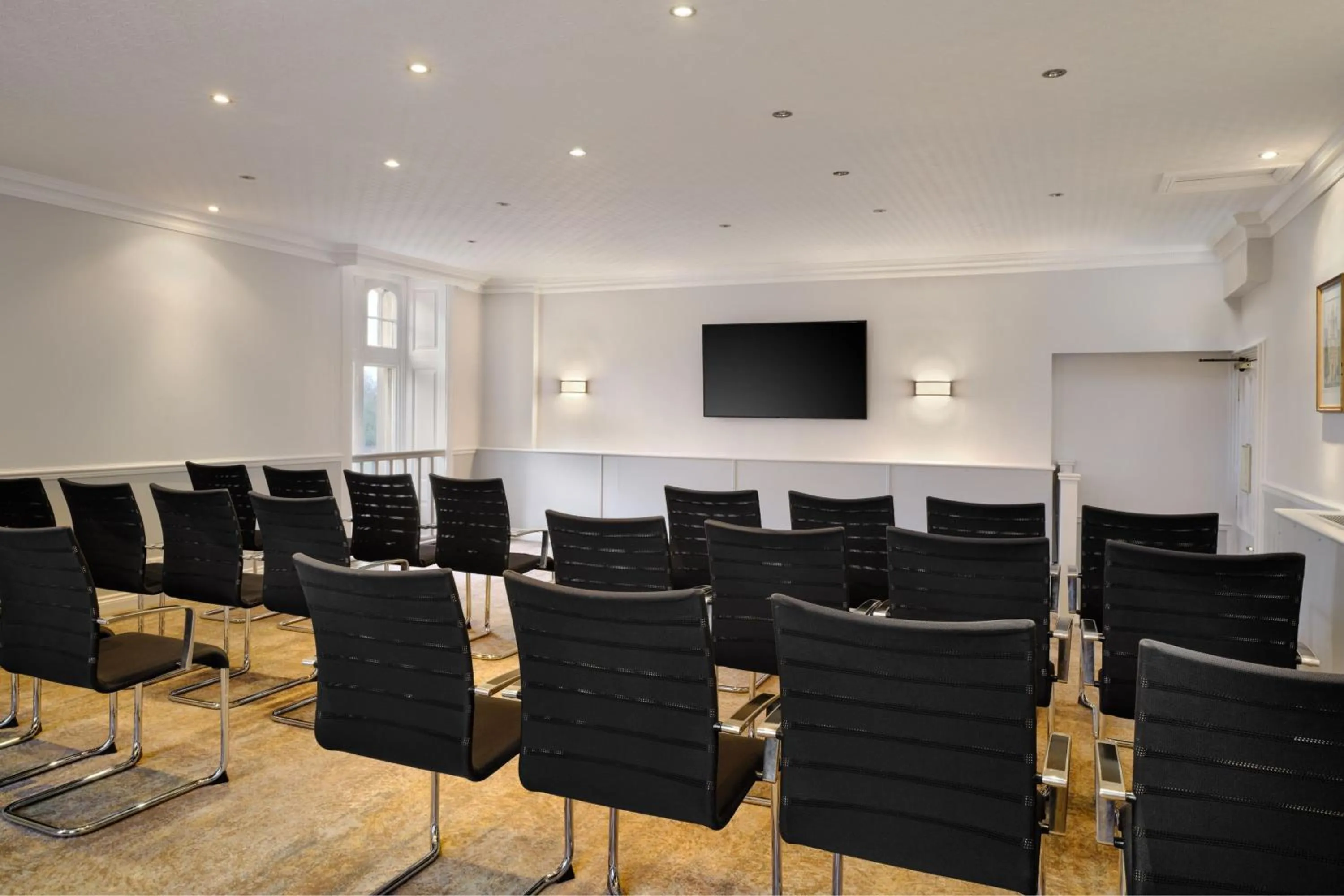 Meeting/conference room in Delta Hotels by Marriott St Pierre Country Club