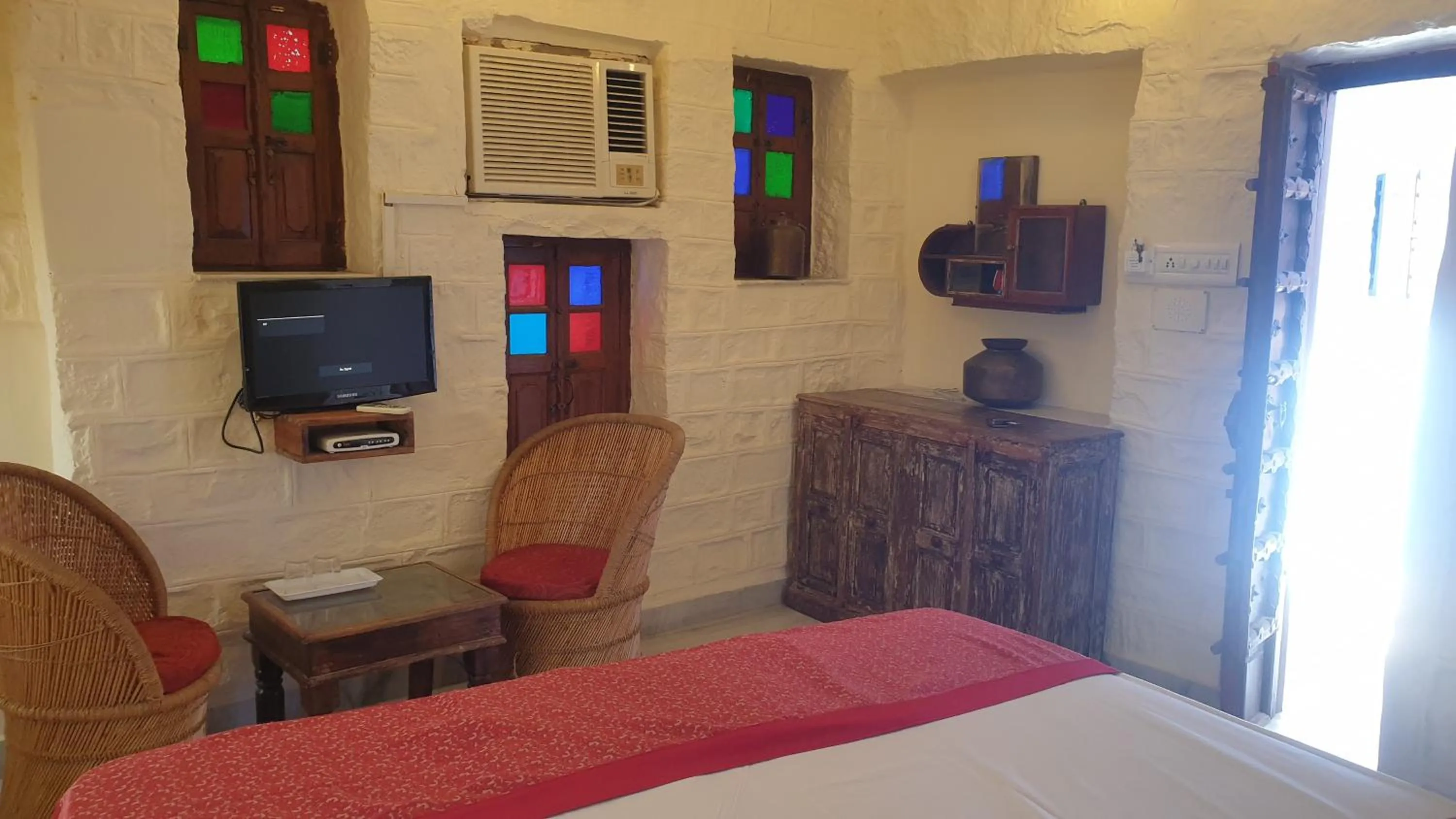 Living room, Bed in Juna Mahal Boutique Home Stay