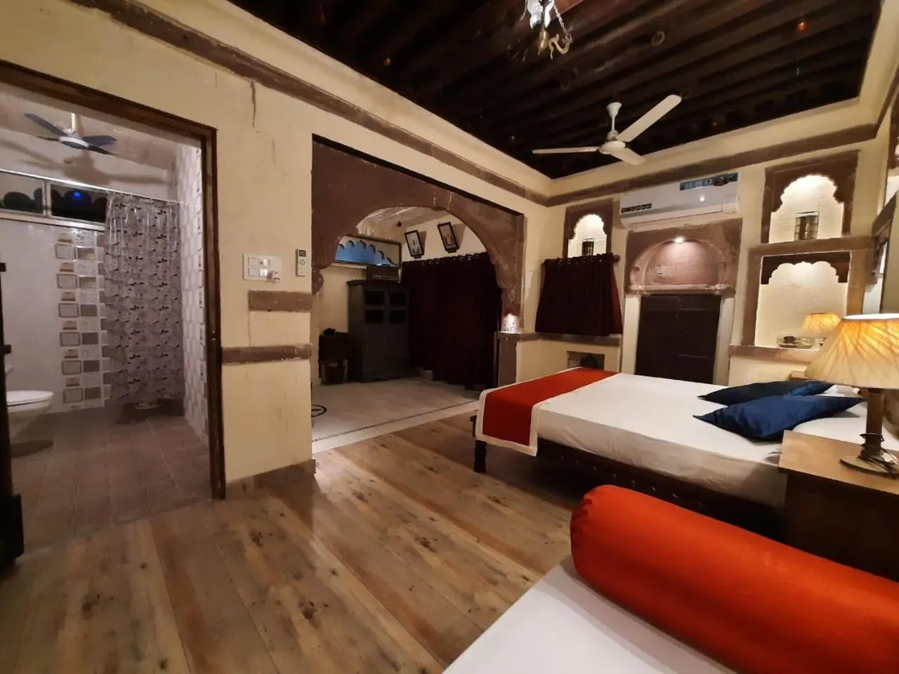 Photo of the whole room, Bed in Juna Mahal Boutique Home Stay