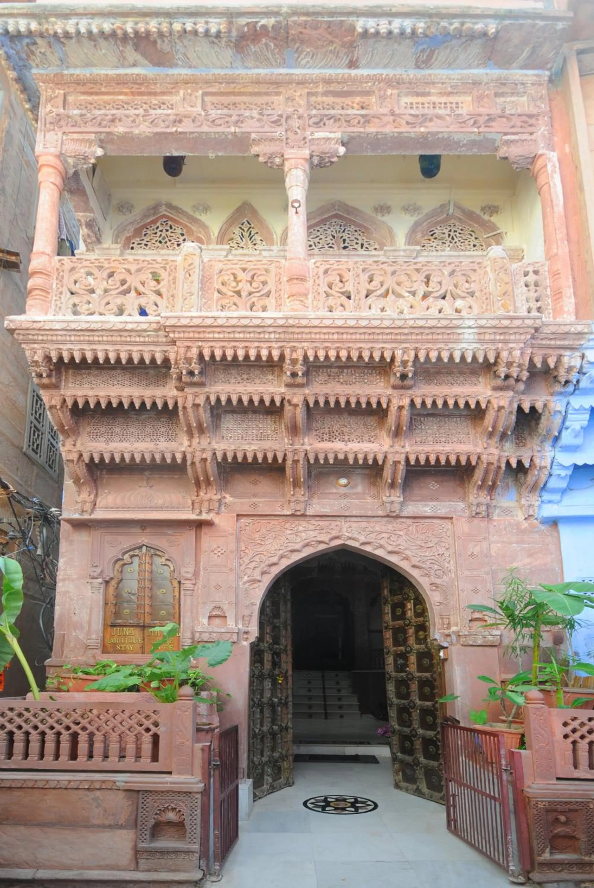 Facade/entrance in Juna Mahal Boutique Home Stay