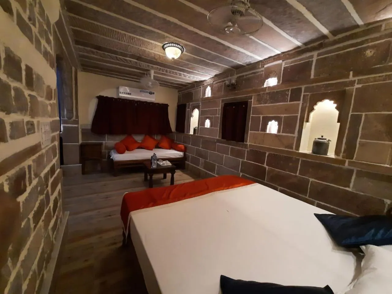 Living room, Bed in Juna Mahal Boutique Home Stay