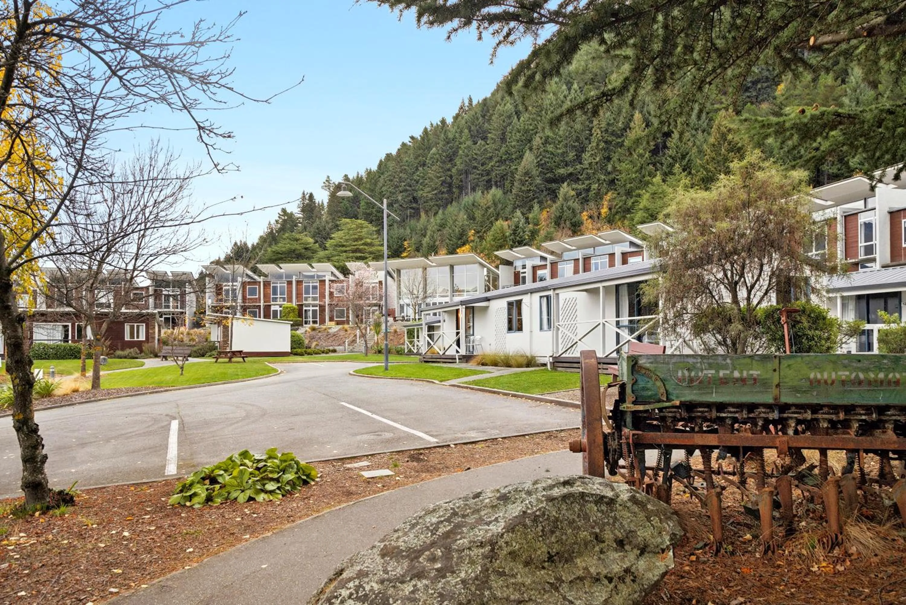 Property building in Hampshire Holiday Parks - Queenstown Lakeview