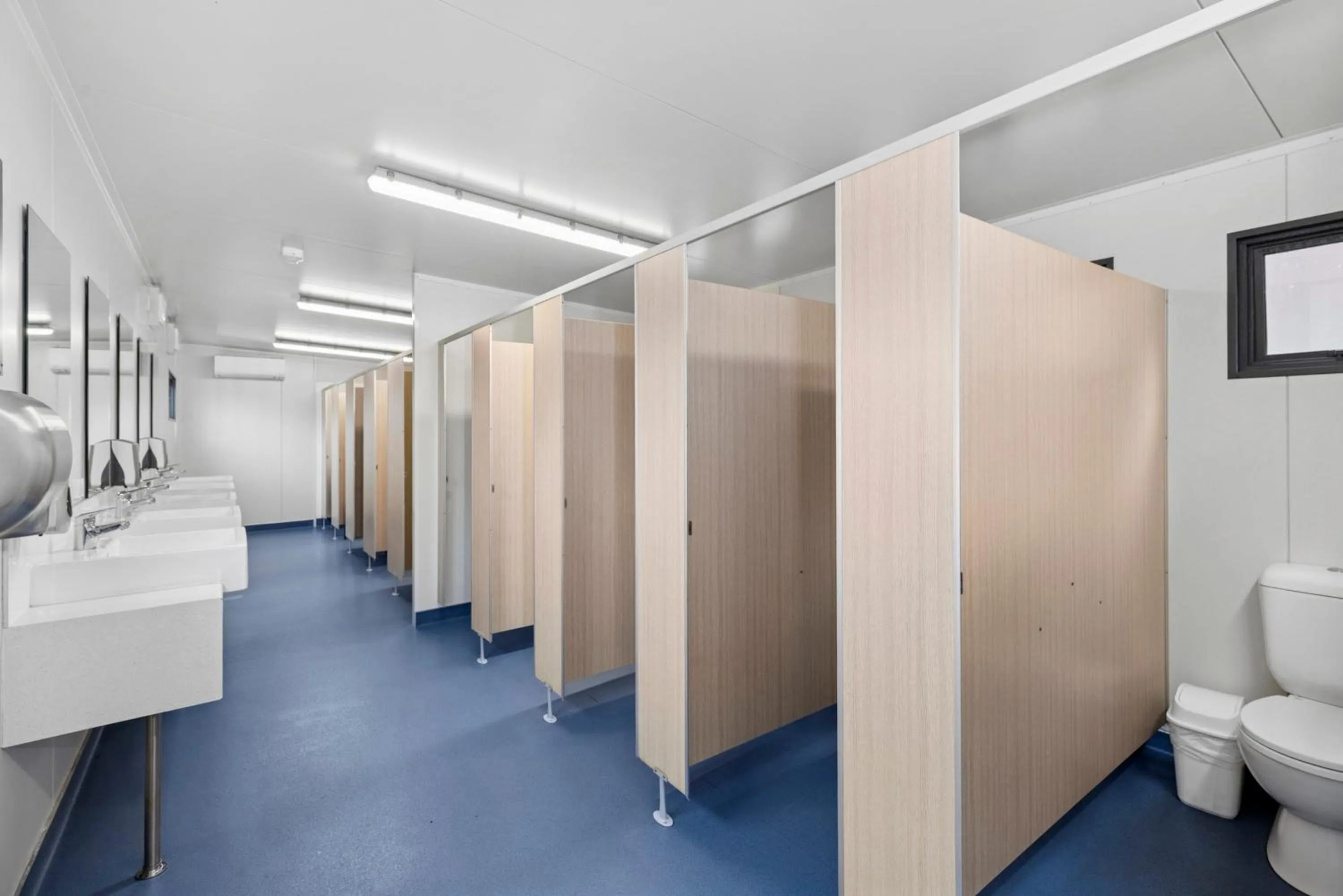 Public Bath in Hampshire Holiday Parks - Queenstown Lakeview