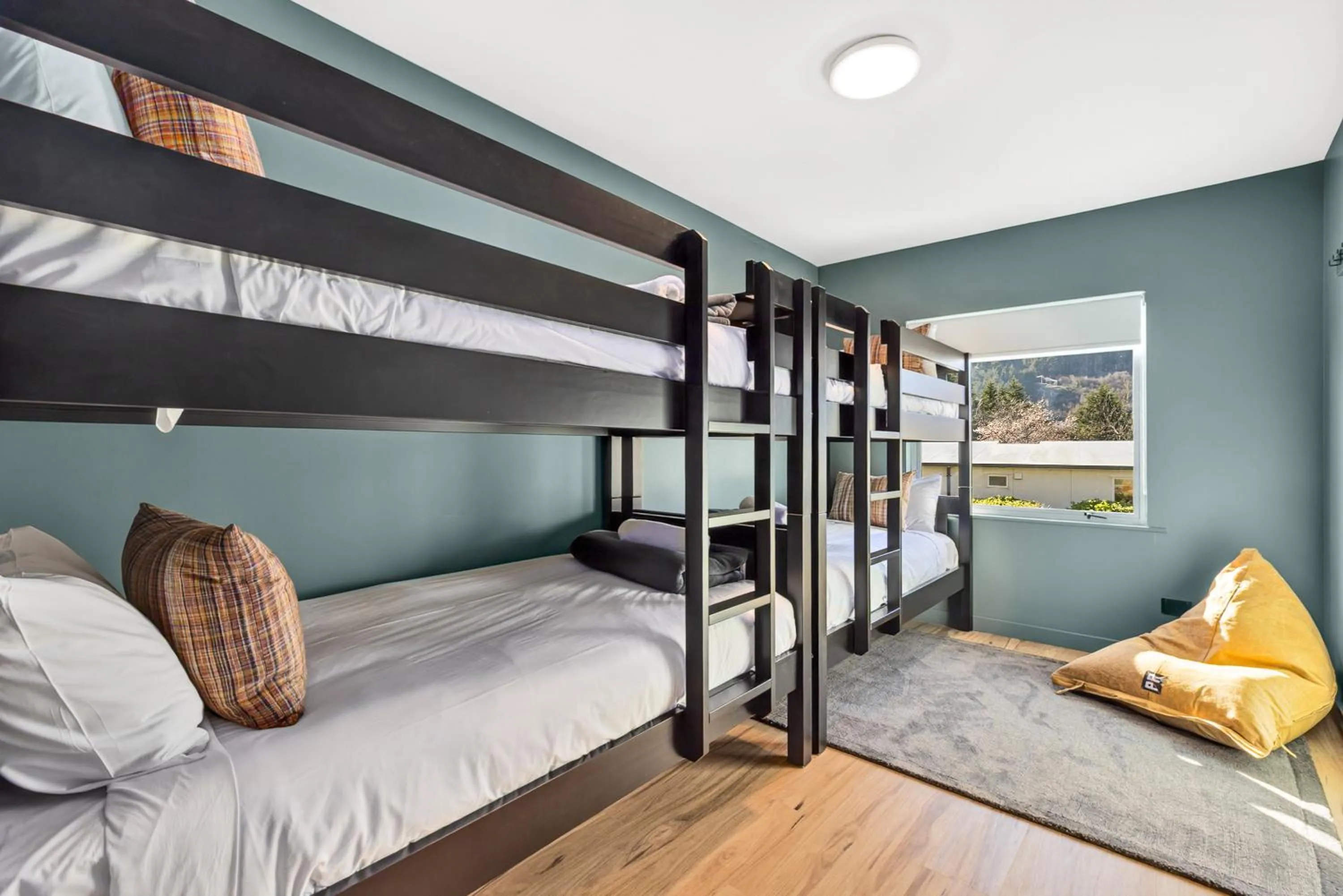 Bedroom, Bed in Hampshire Holiday Parks - Queenstown Lakeview