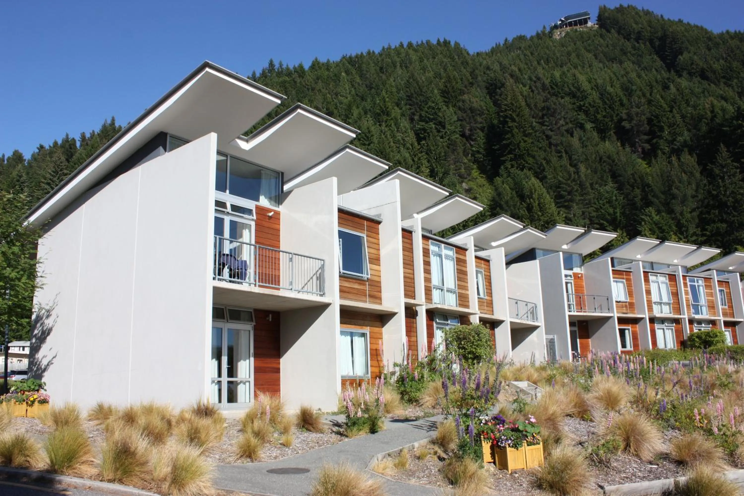Property building in Hampshire Holiday Parks - Queenstown Lakeview