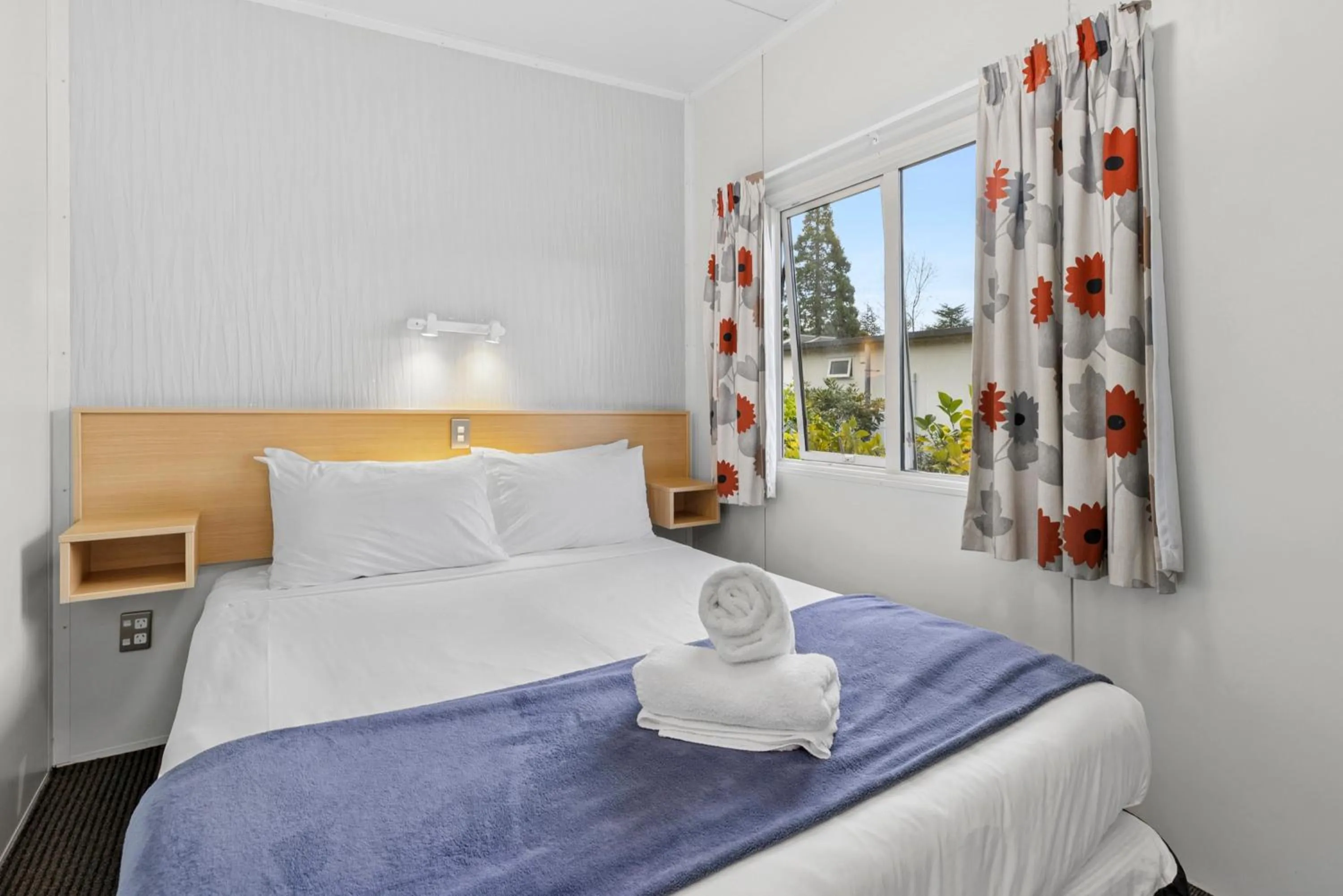 Bed in Hampshire Holiday Parks - Queenstown Lakeview