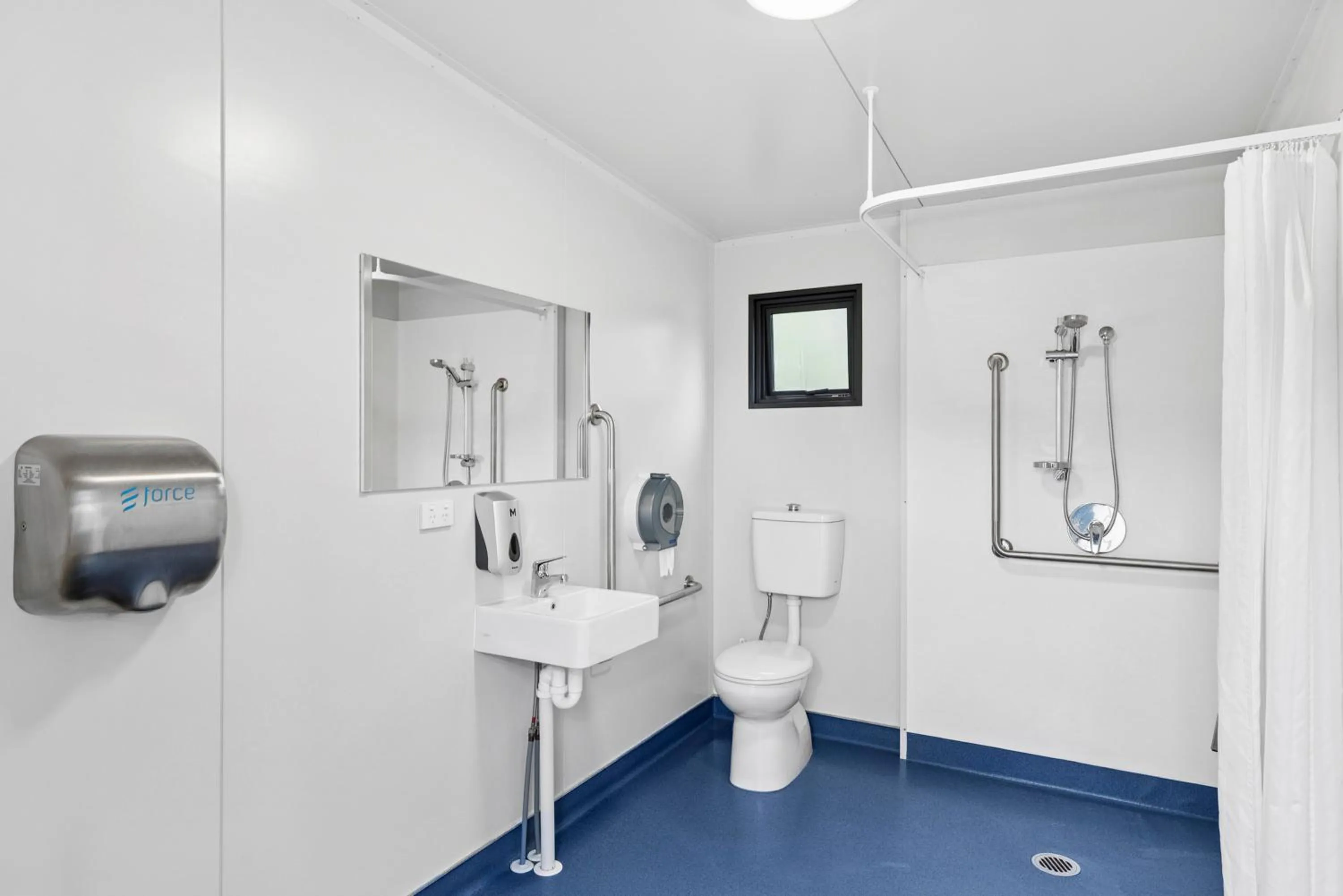 Public Bath in Hampshire Holiday Parks - Queenstown Lakeview