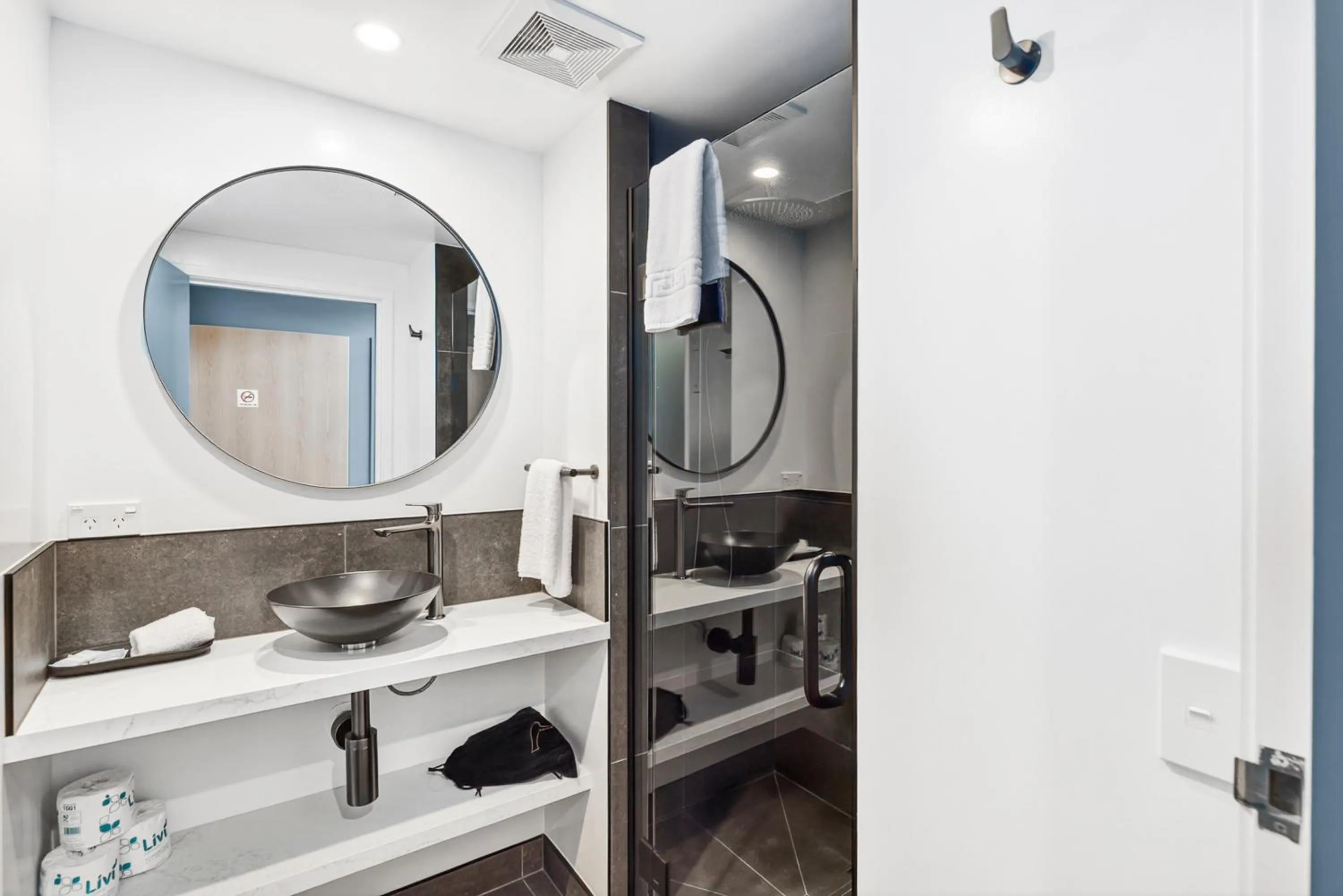 Bathroom in Hampshire Holiday Parks - Queenstown Lakeview