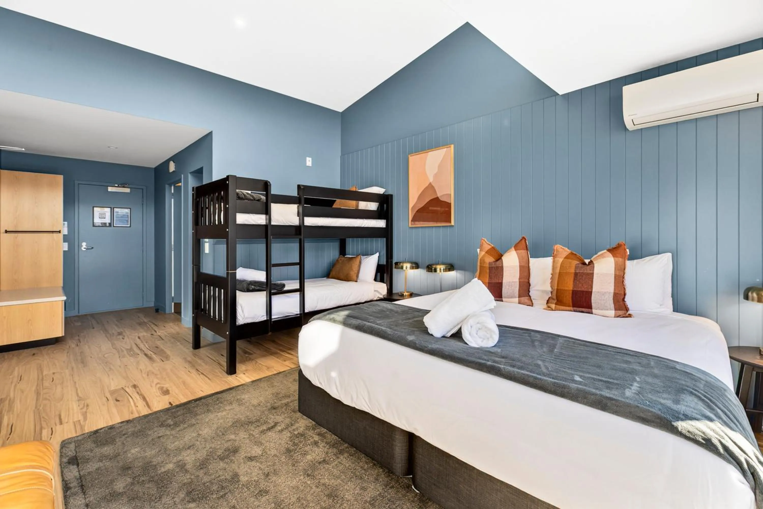 Bed in Hampshire Holiday Parks - Queenstown Lakeview