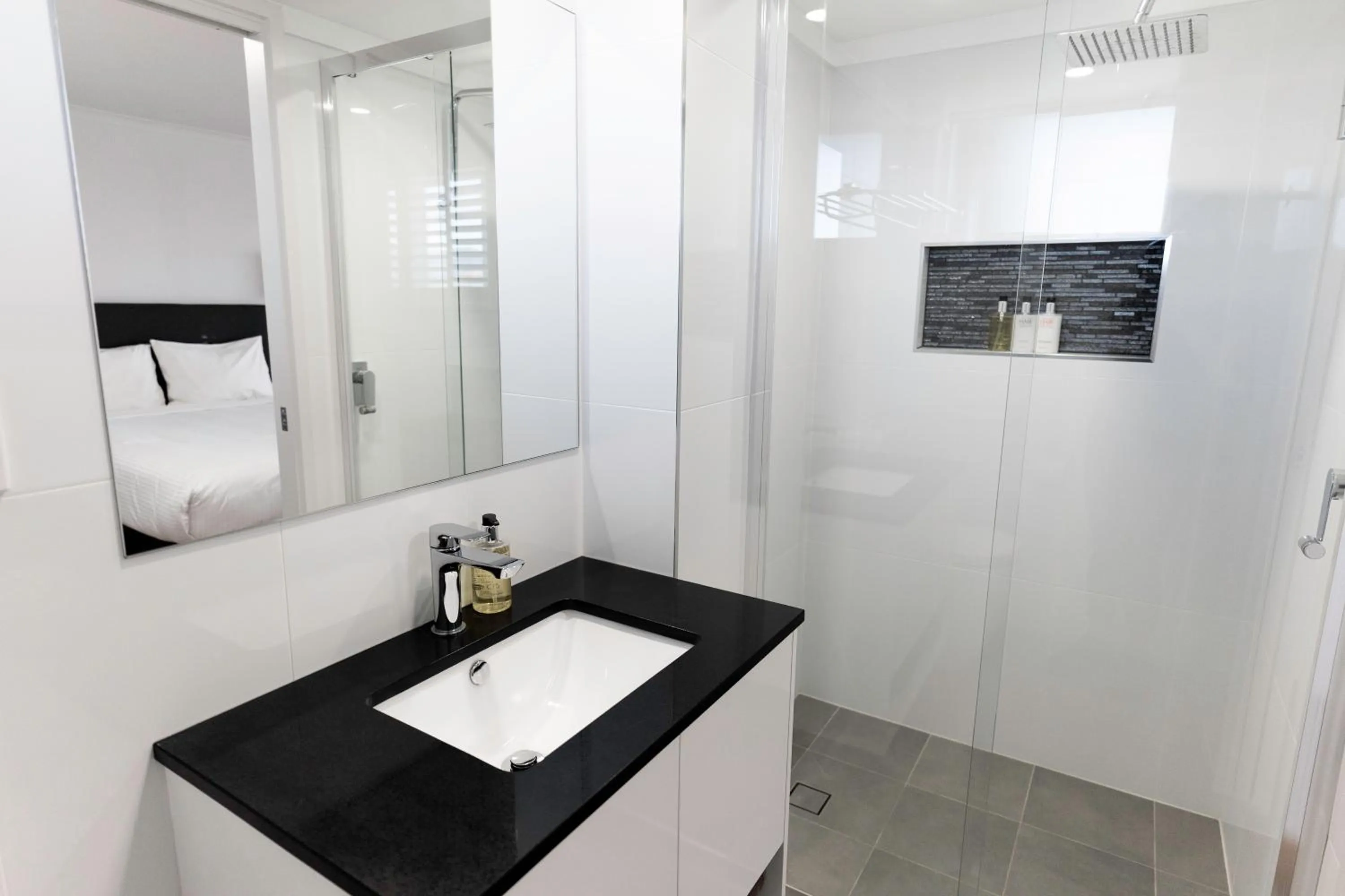 Amooran Oceanside Apartments and Motel