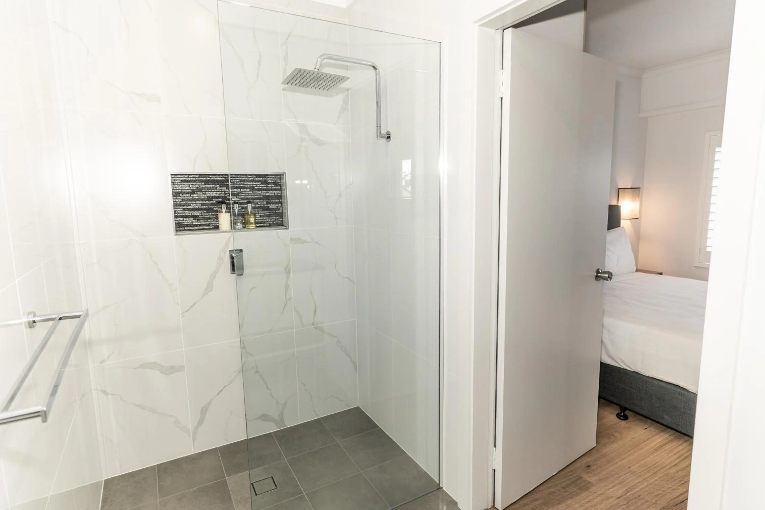 Amooran Oceanside Apartments and Motel