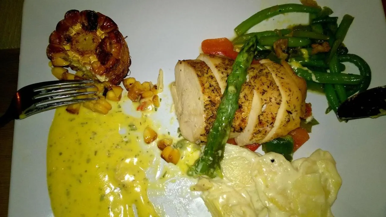 Food in Rena Akasha Establishments