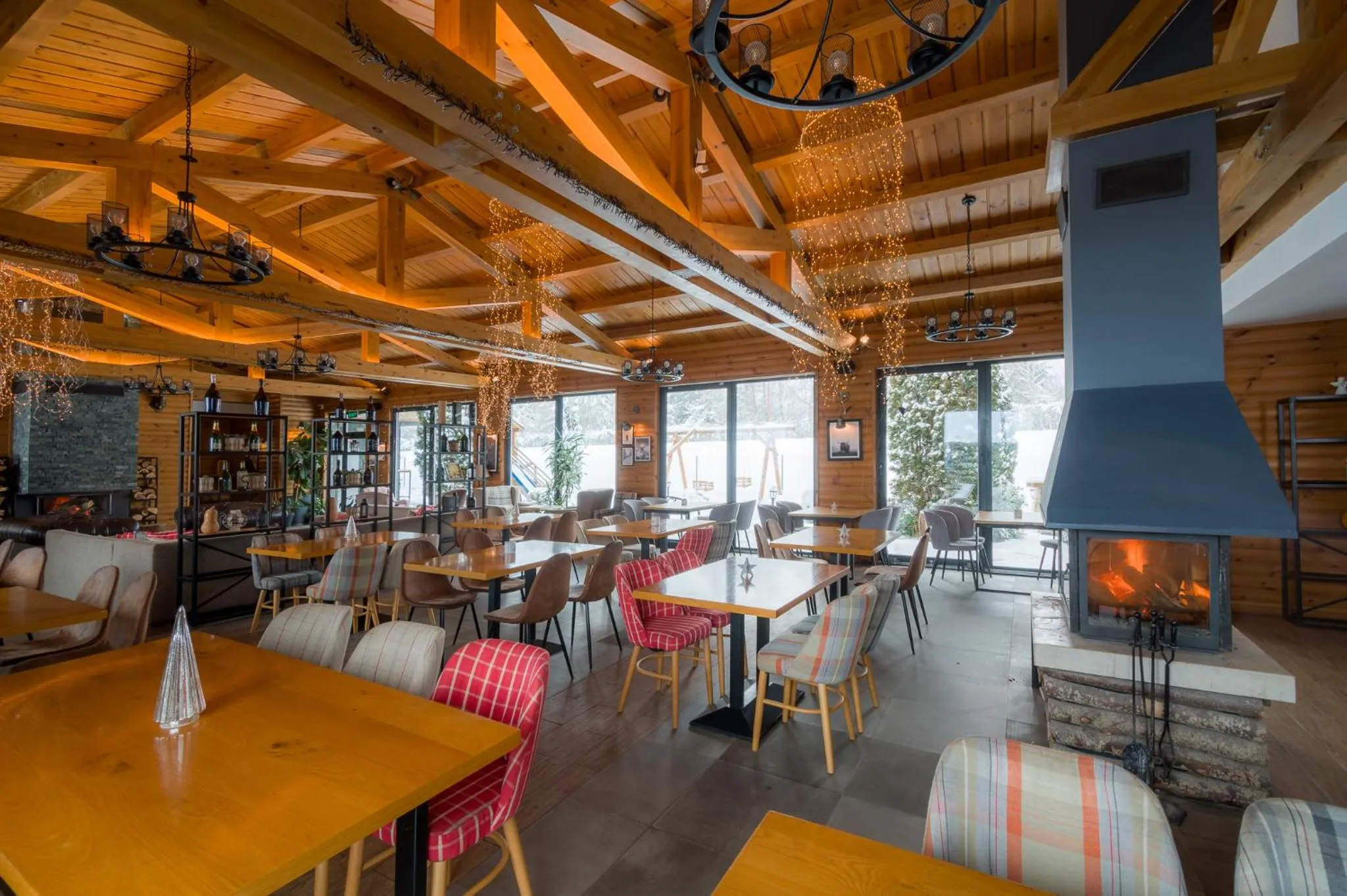 Restaurant/places to eat in Cornelia Deluxe Residence