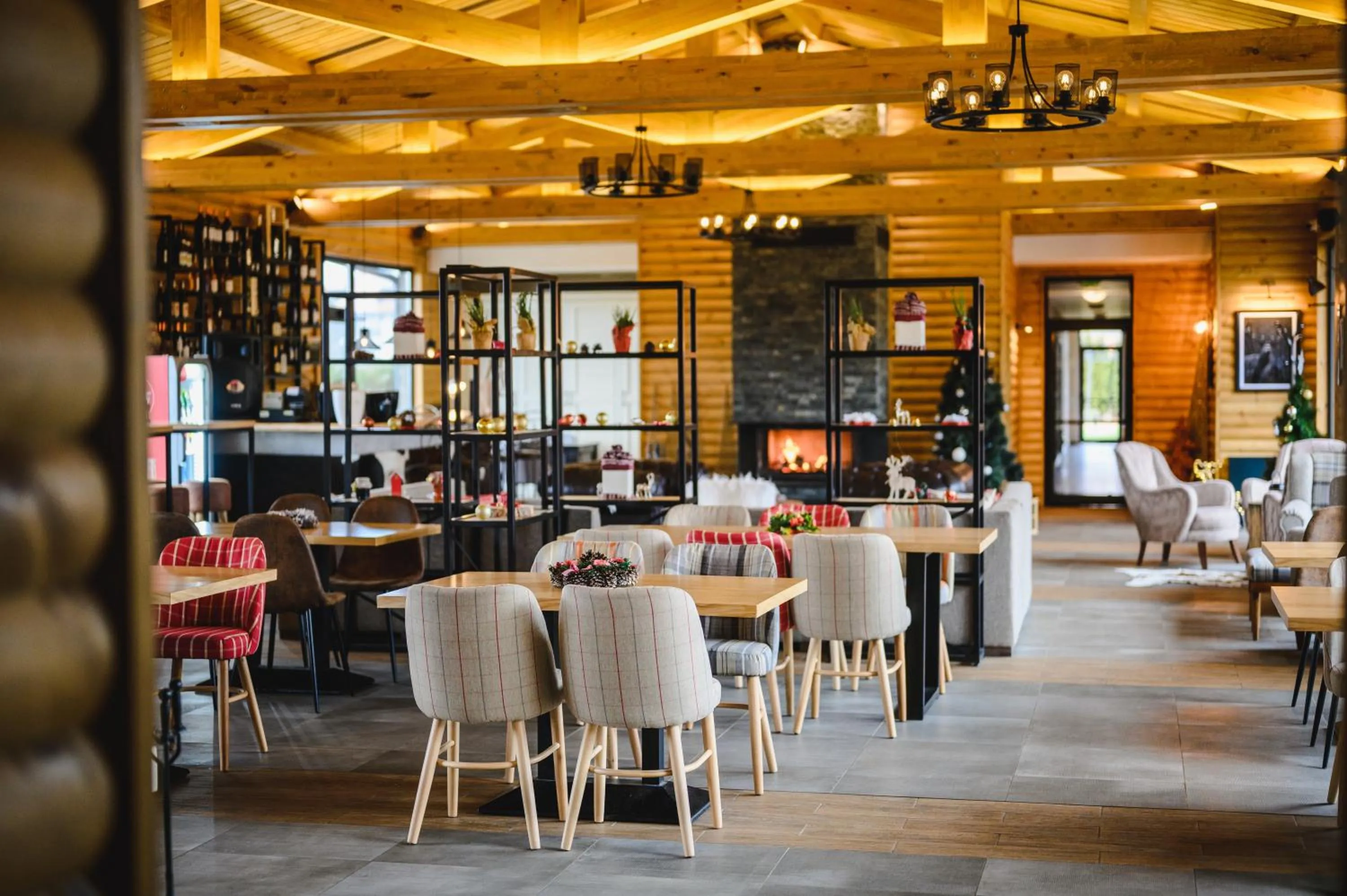 Restaurant/places to eat in Cornelia Deluxe Residence