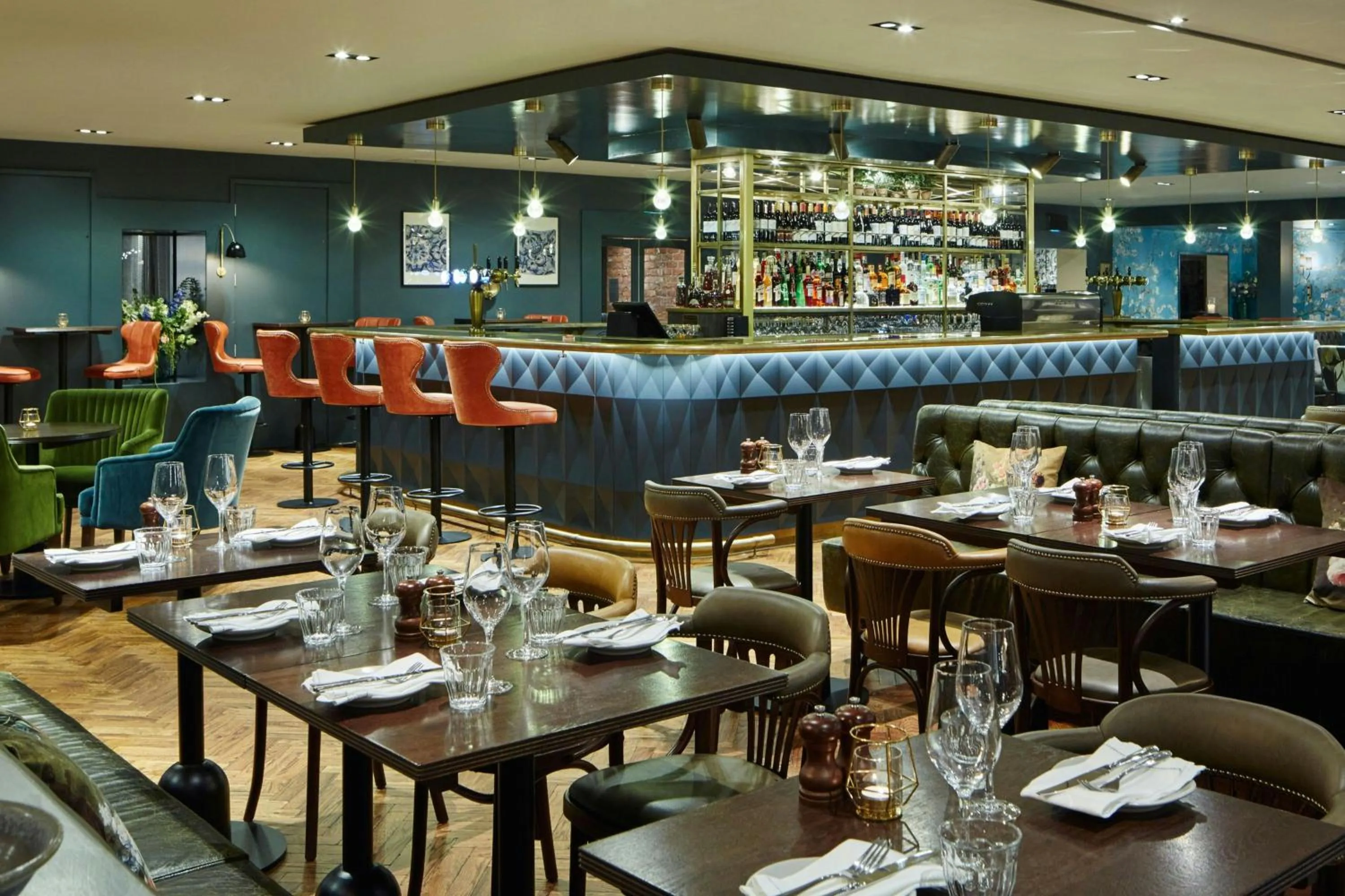 Lounge or bar in Delta Hotels by Marriott Manchester Airport
