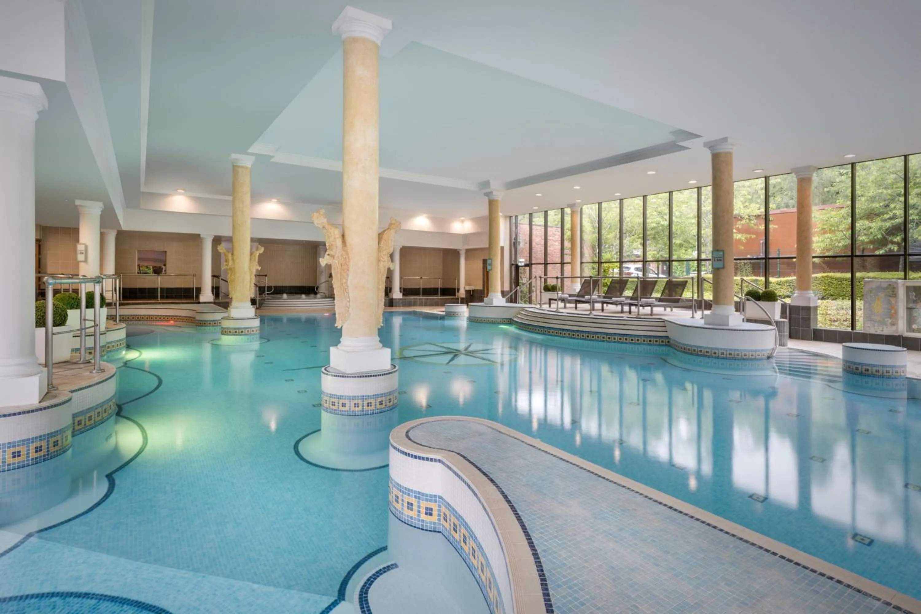 Swimming pool in Delta Hotels by Marriott Manchester Airport
