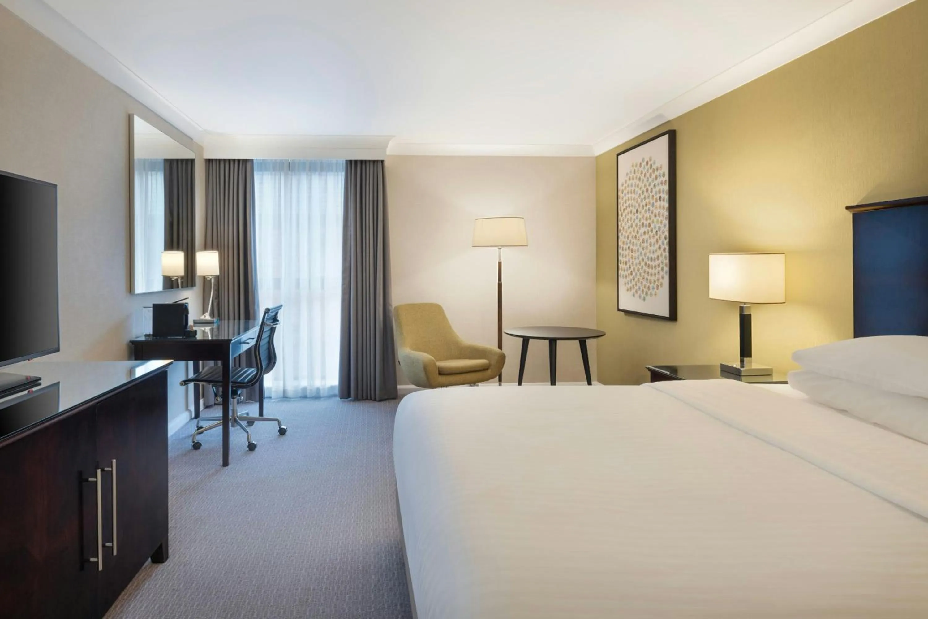 Photo of the whole room, Bed in Delta Hotels by Marriott Manchester Airport