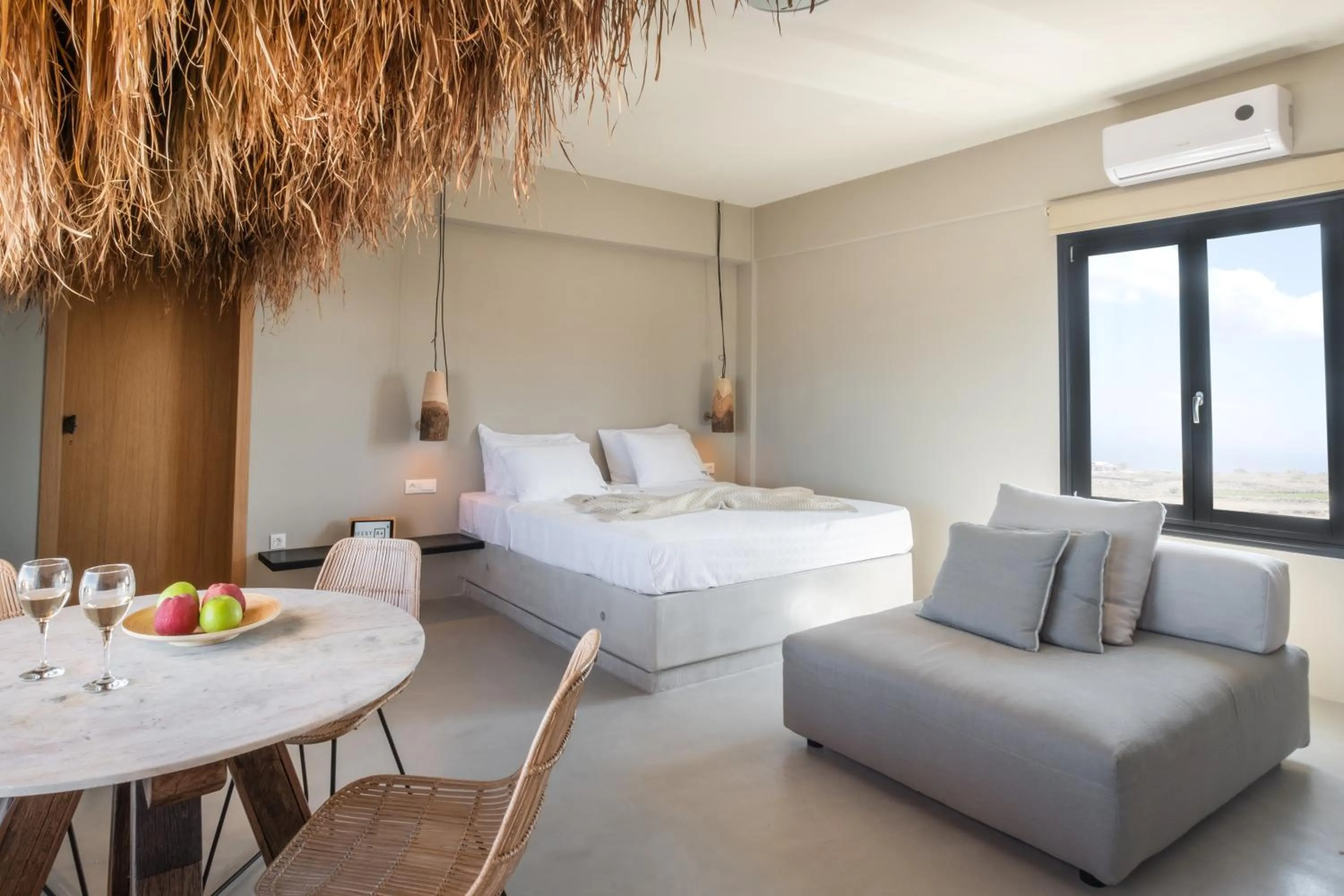 Bed in IfestAu.4 Suites