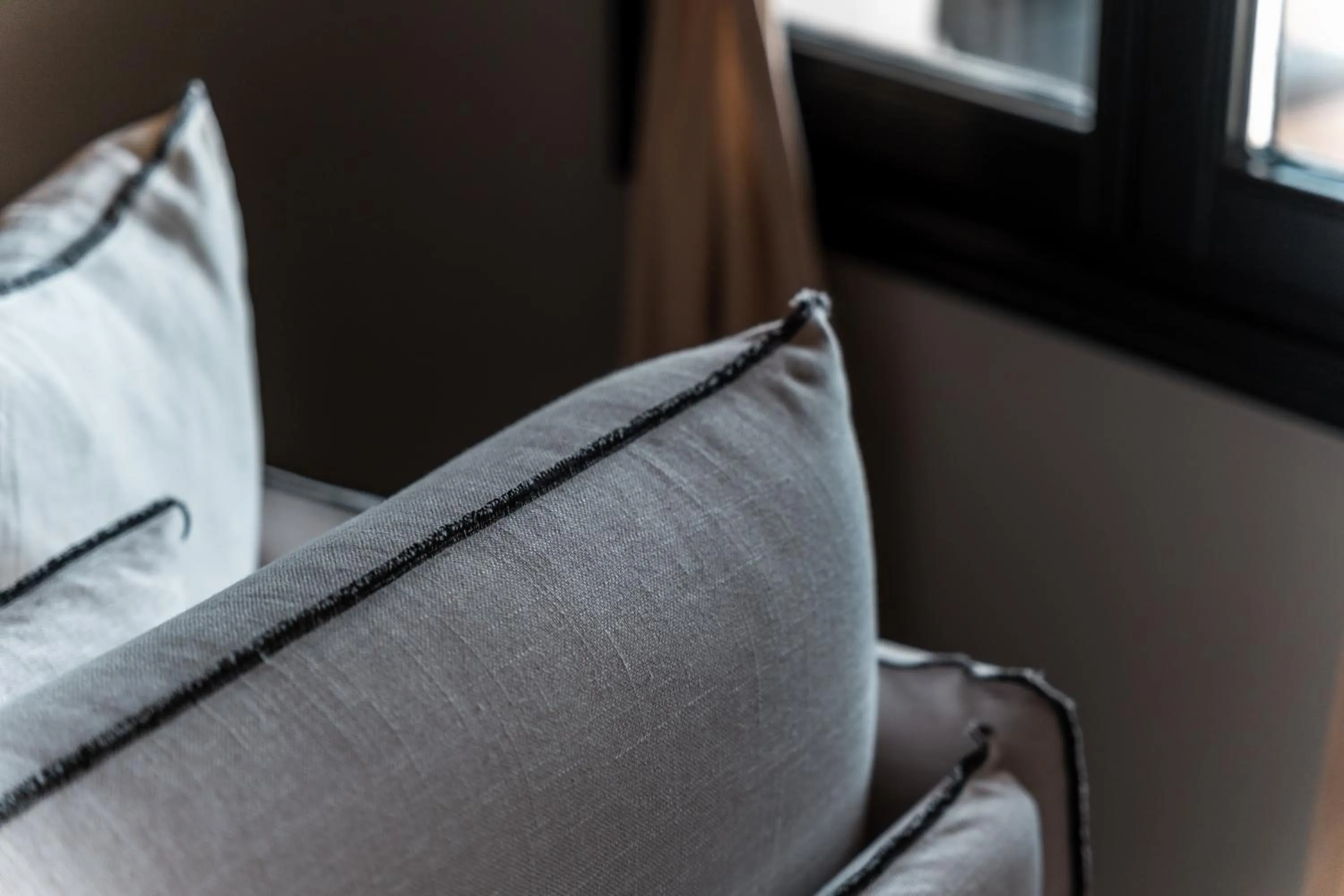 Decorative detail in IfestAu.4 Suites