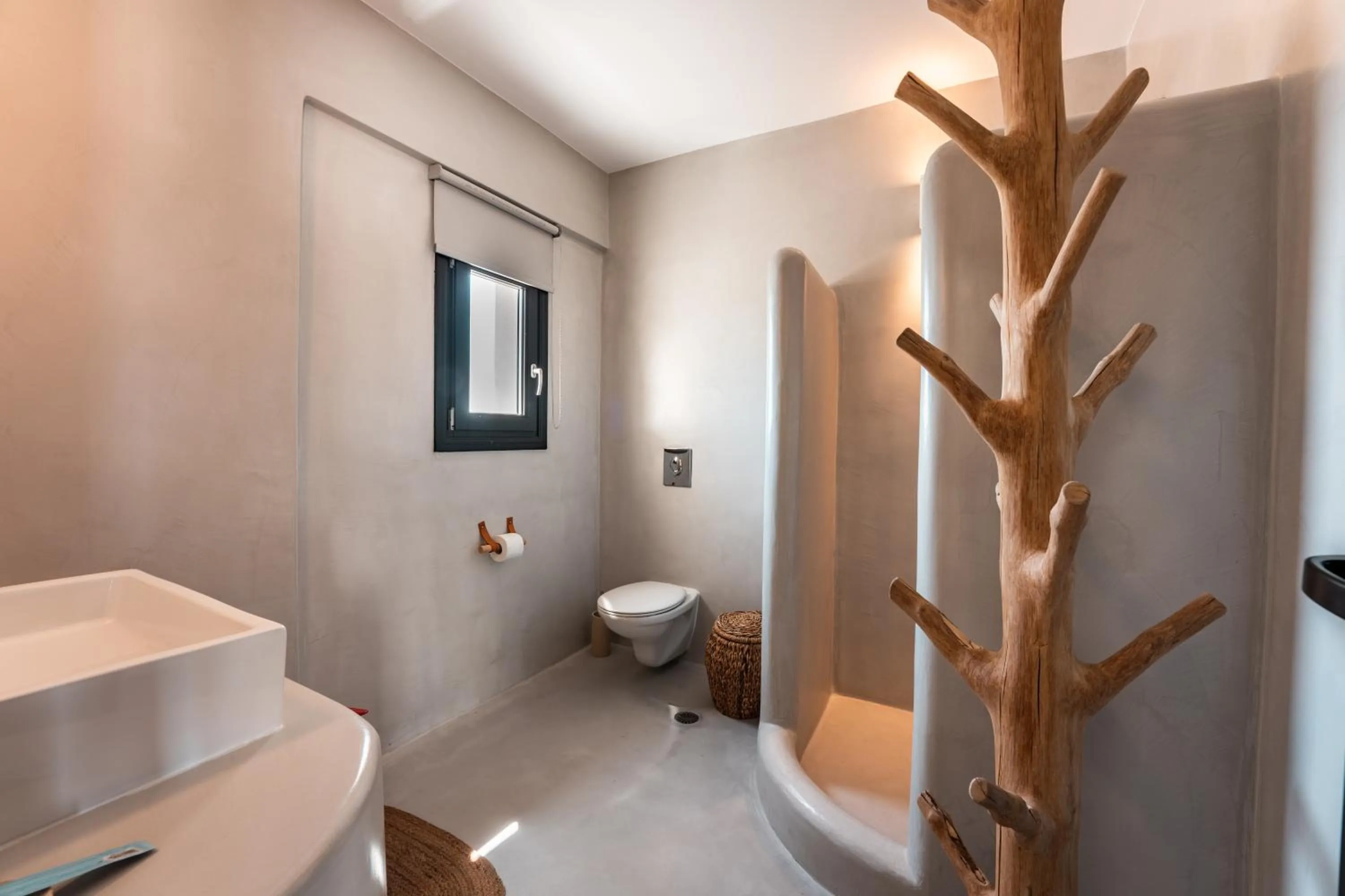 Bathroom in IfestAu.4 Suites