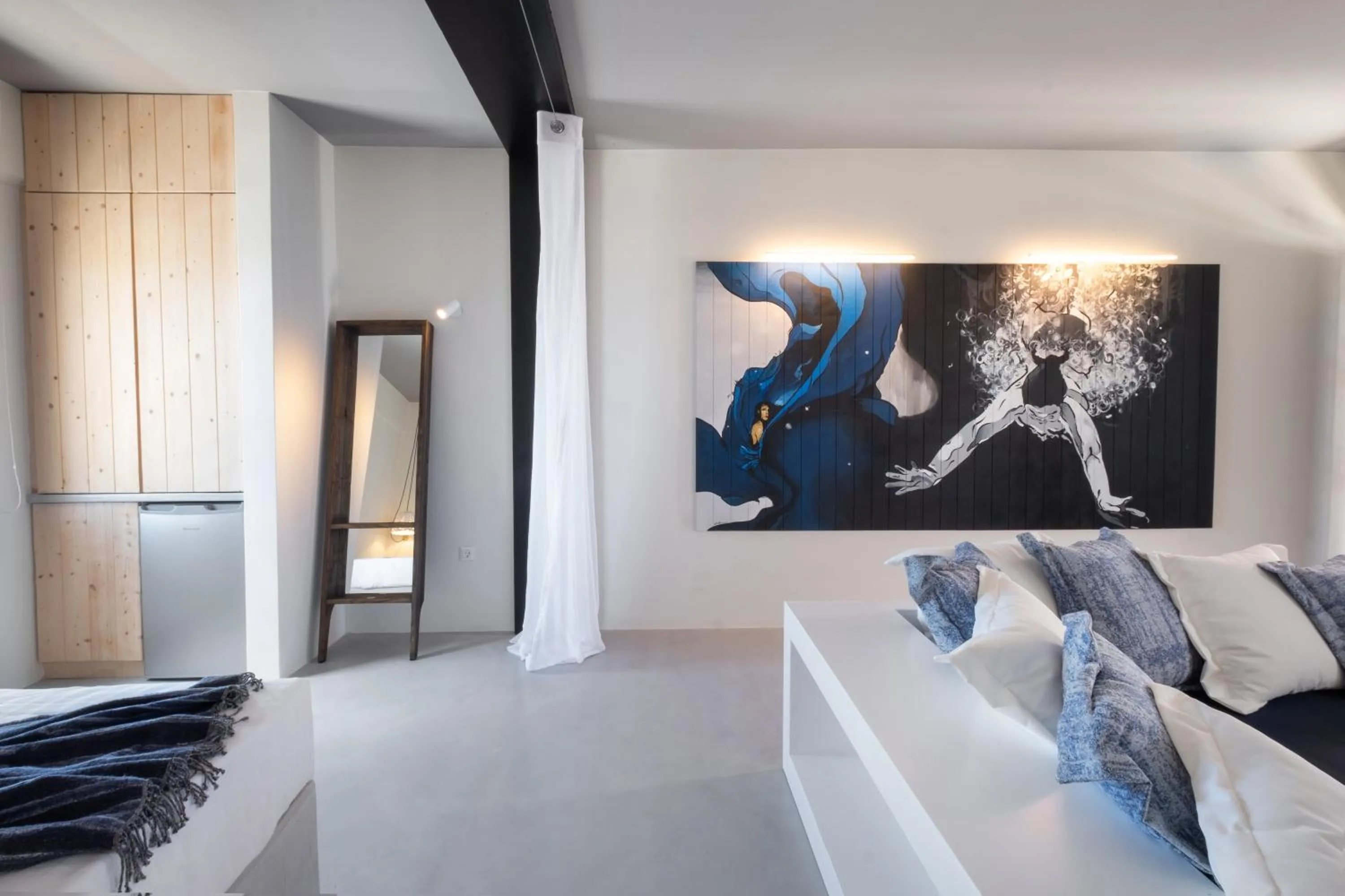 Seating area in IfestAu.4 Suites