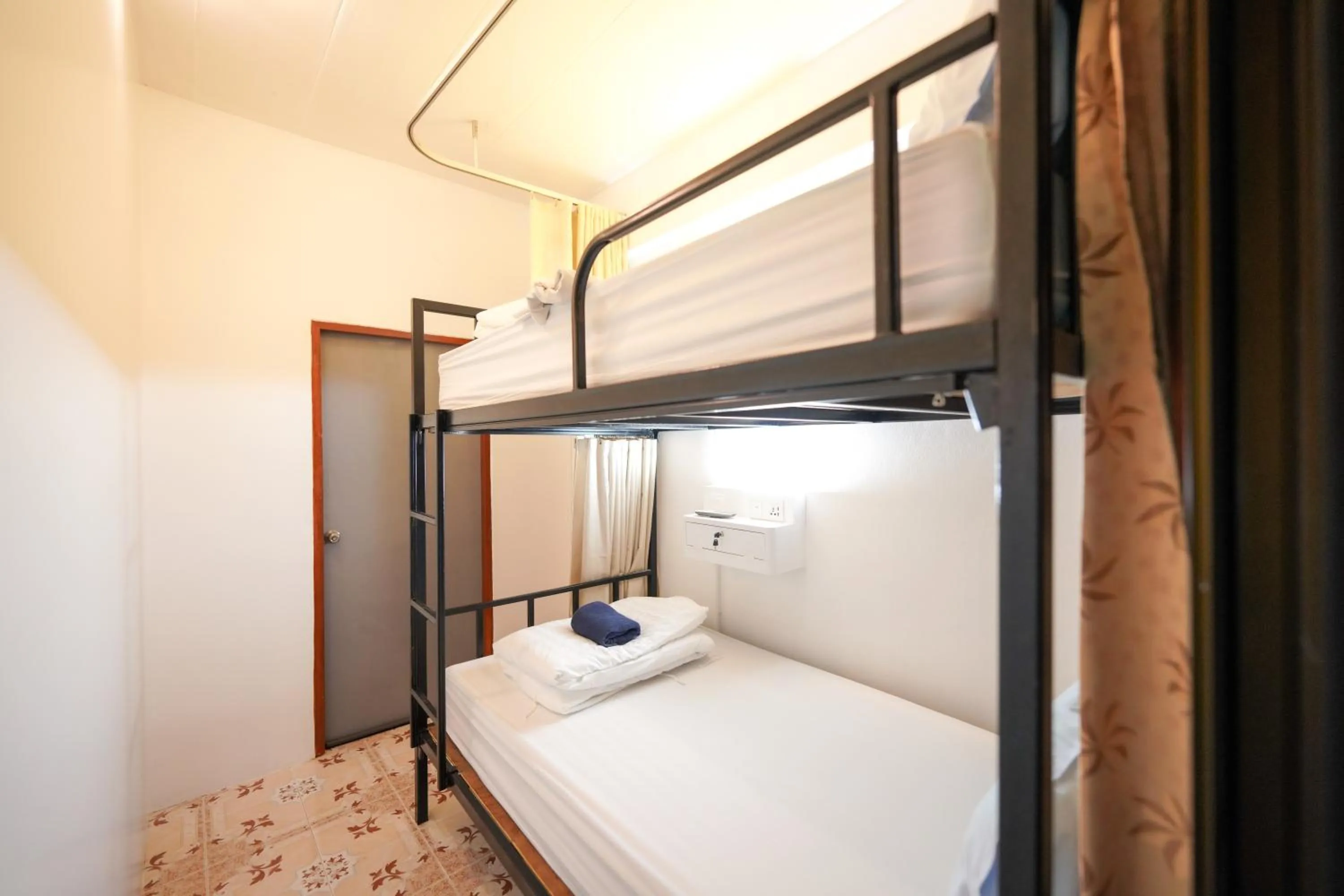 Bed in Baan Kamala Backpacker