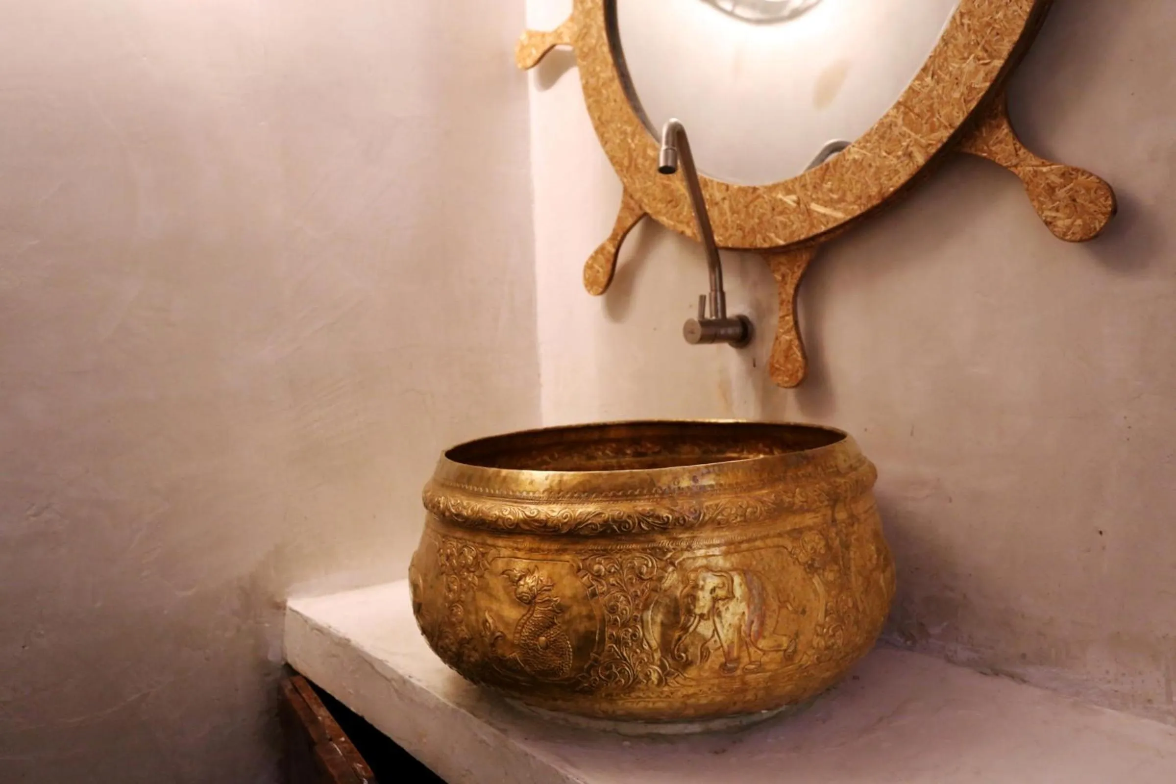 Bathroom in Baan Kamala Backpacker