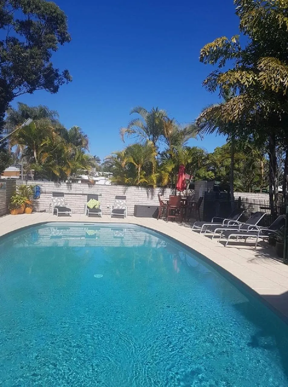Swimming pool in Sunseeker Motel