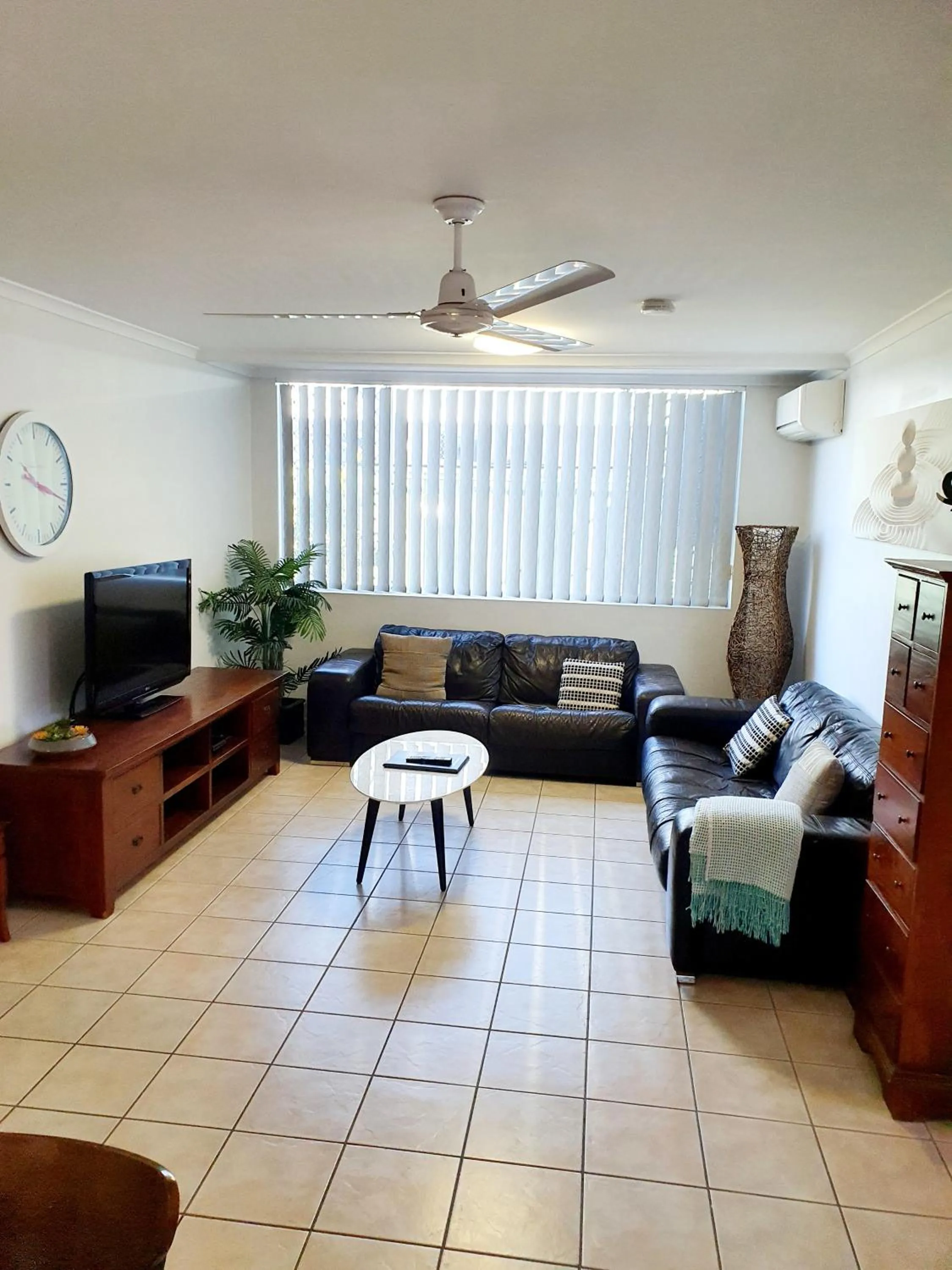 Living room in Sunseeker Motel