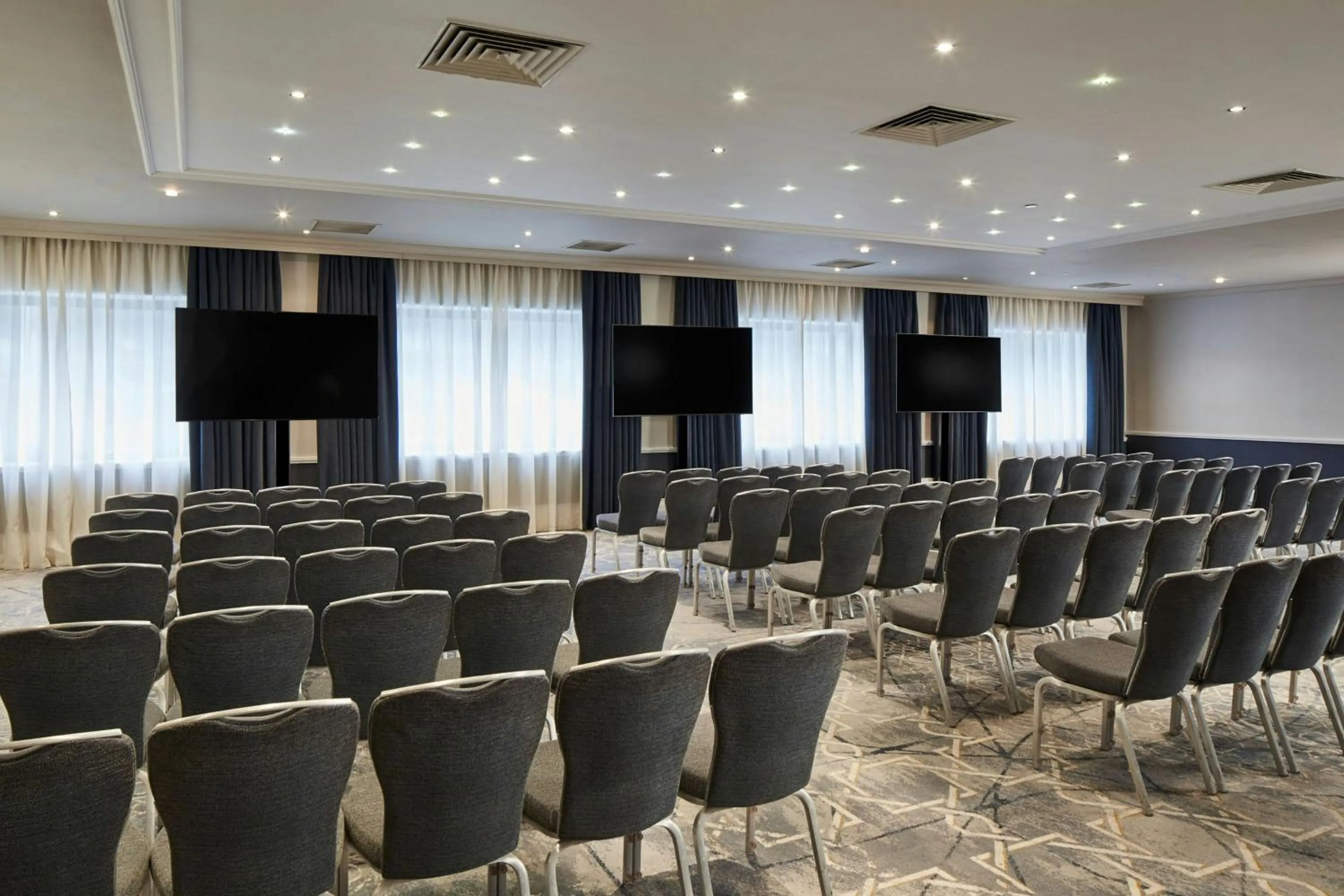 Entertainment in Portsmouth Marriott Hotel