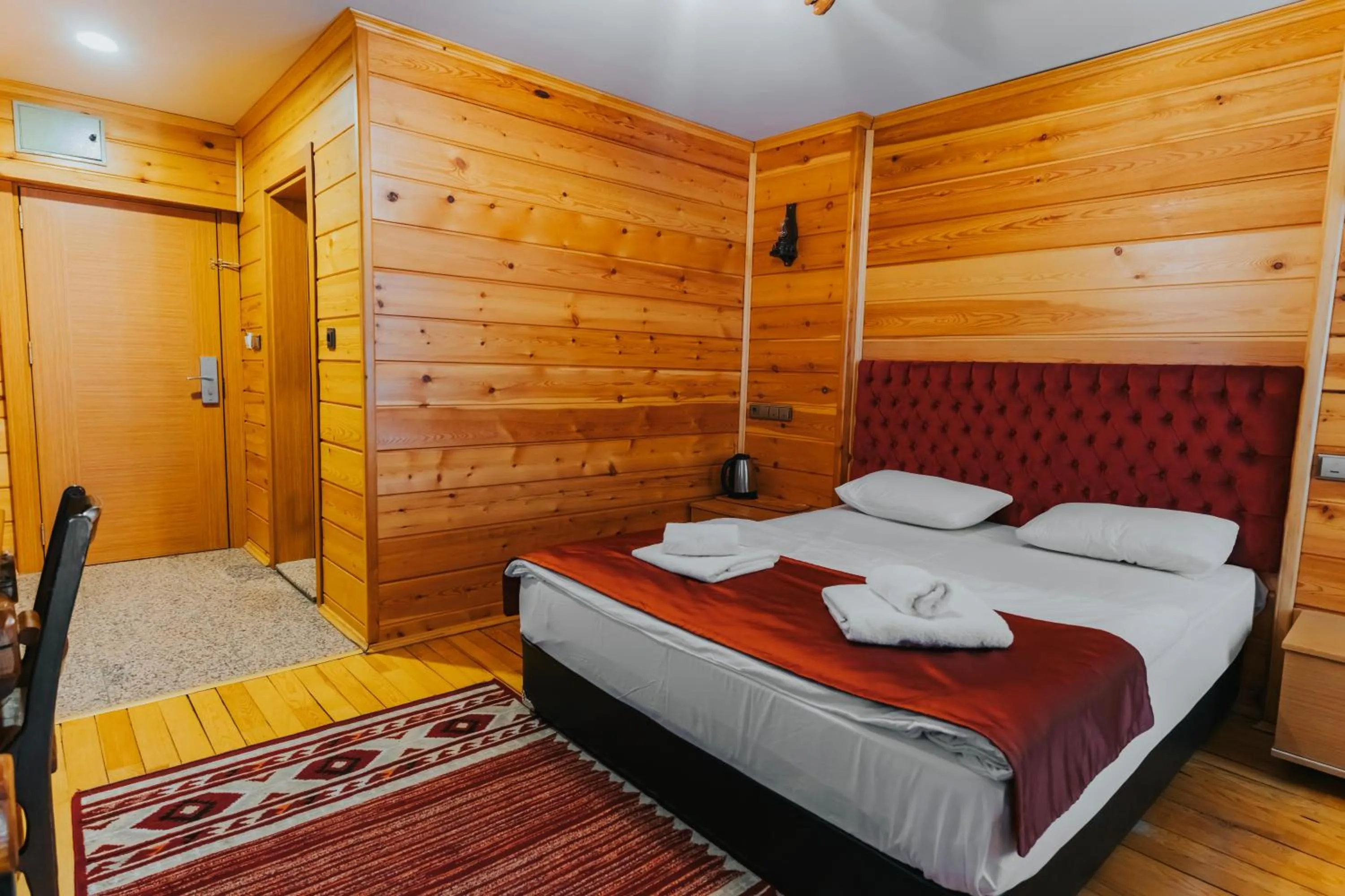 Bed in Inan Kardesler Hotel