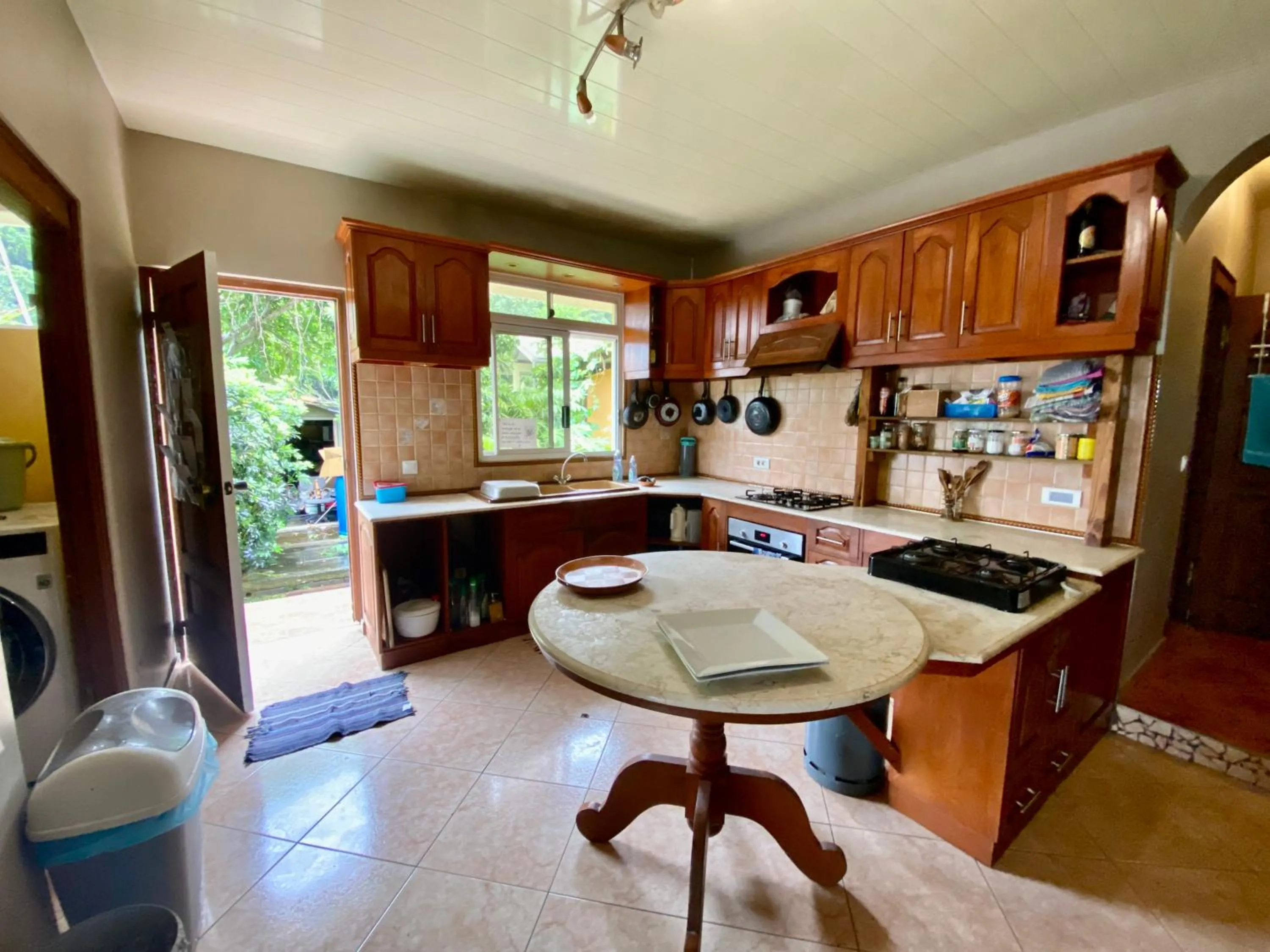 Kitchen or kitchenette in Fare Om