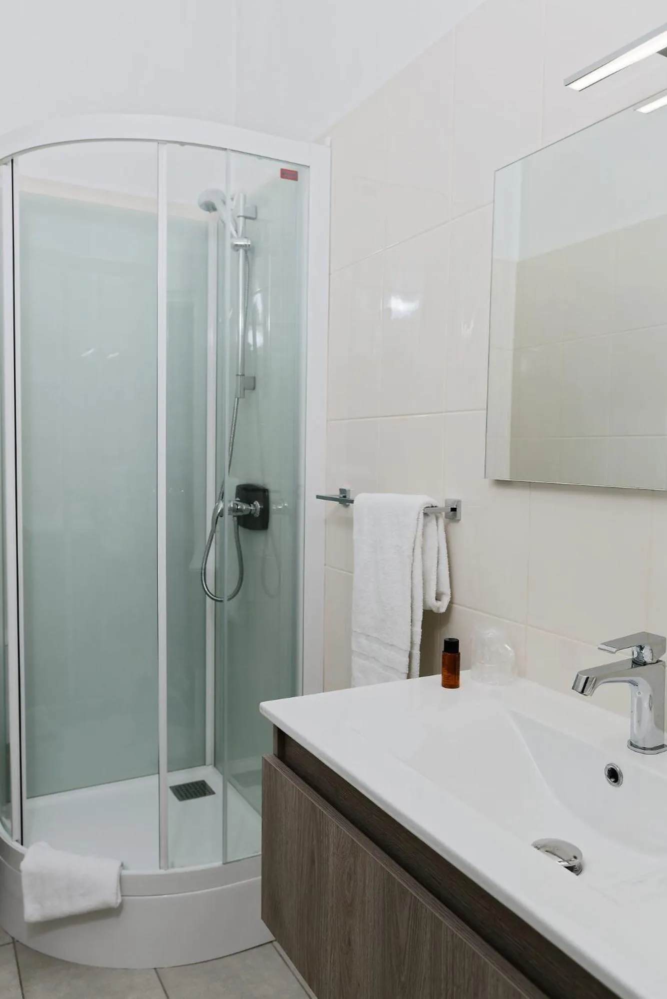 Photo of the whole room in Hostel20 Toulouse Wilson