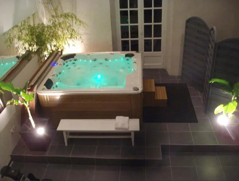 Hot Tub in Manoir de la Baronnie