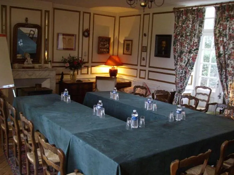 Business facilities in Manoir de la Baronnie