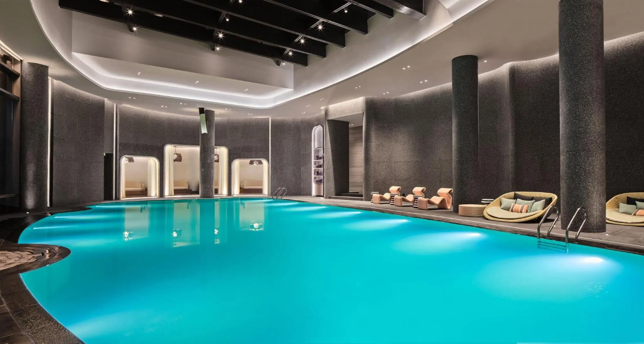 Swimming pool in InterContinental Shanghai Harbour City by IHG