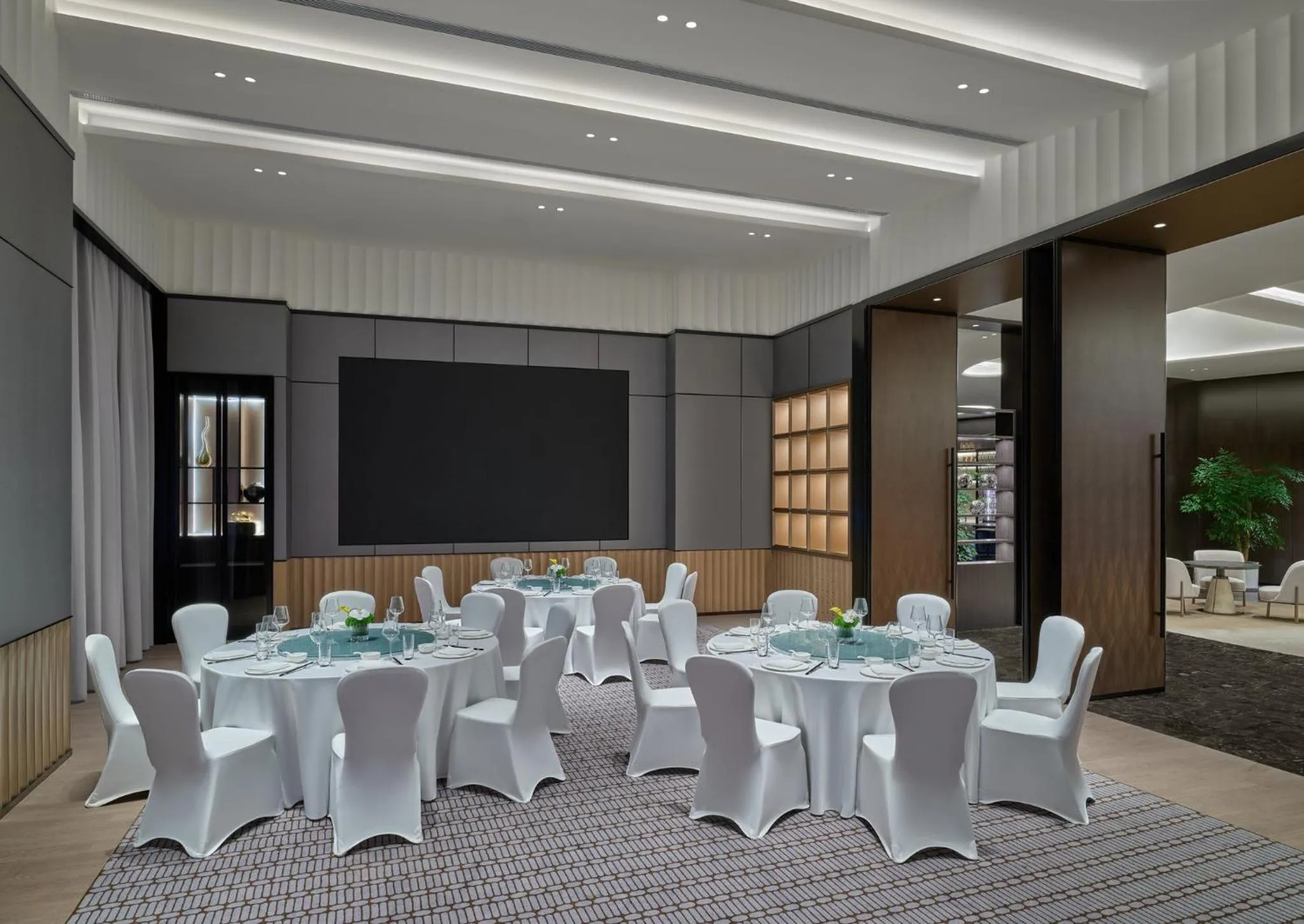 Meeting/conference room in InterContinental Shanghai Harbour City by IHG