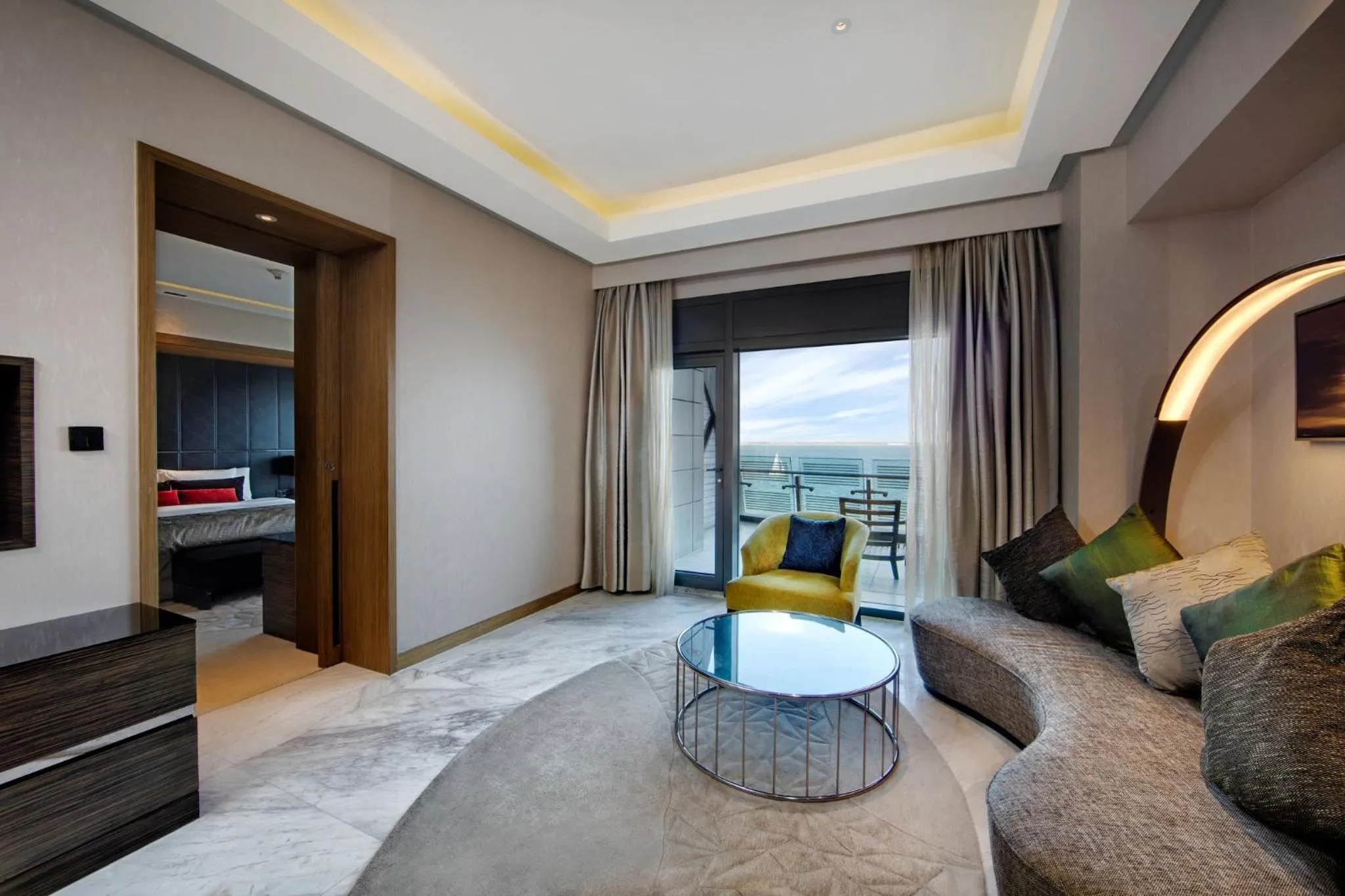 Photo of the whole room in InterContinental Shanghai Harbour City by IHG