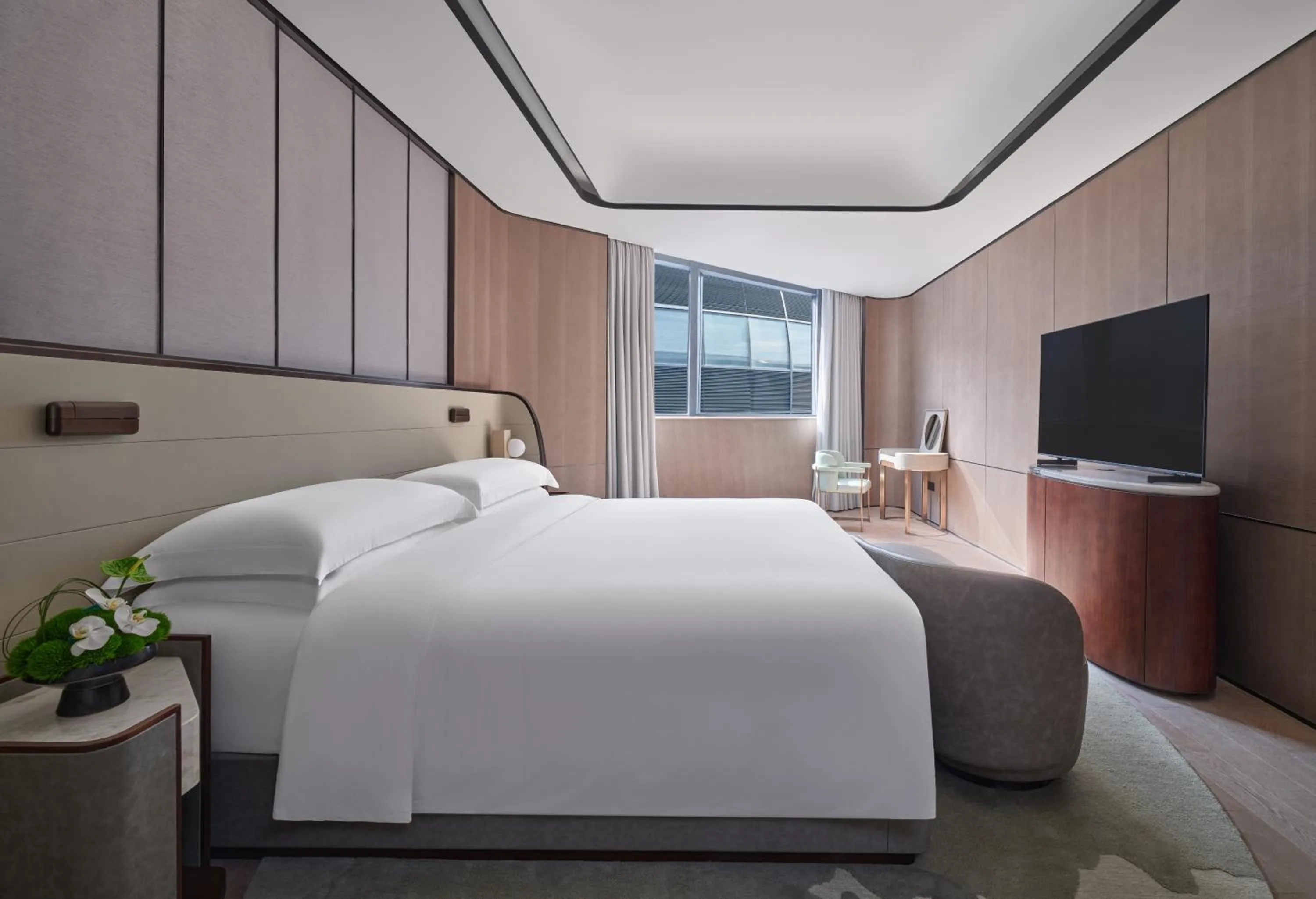 Bedroom, Bed in InterContinental Shanghai Harbour City by IHG