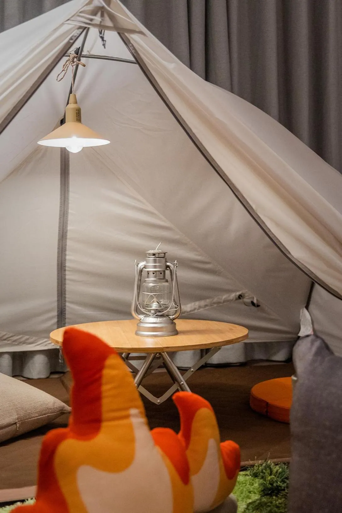 Living room in InterContinental Shanghai Harbour City by IHG