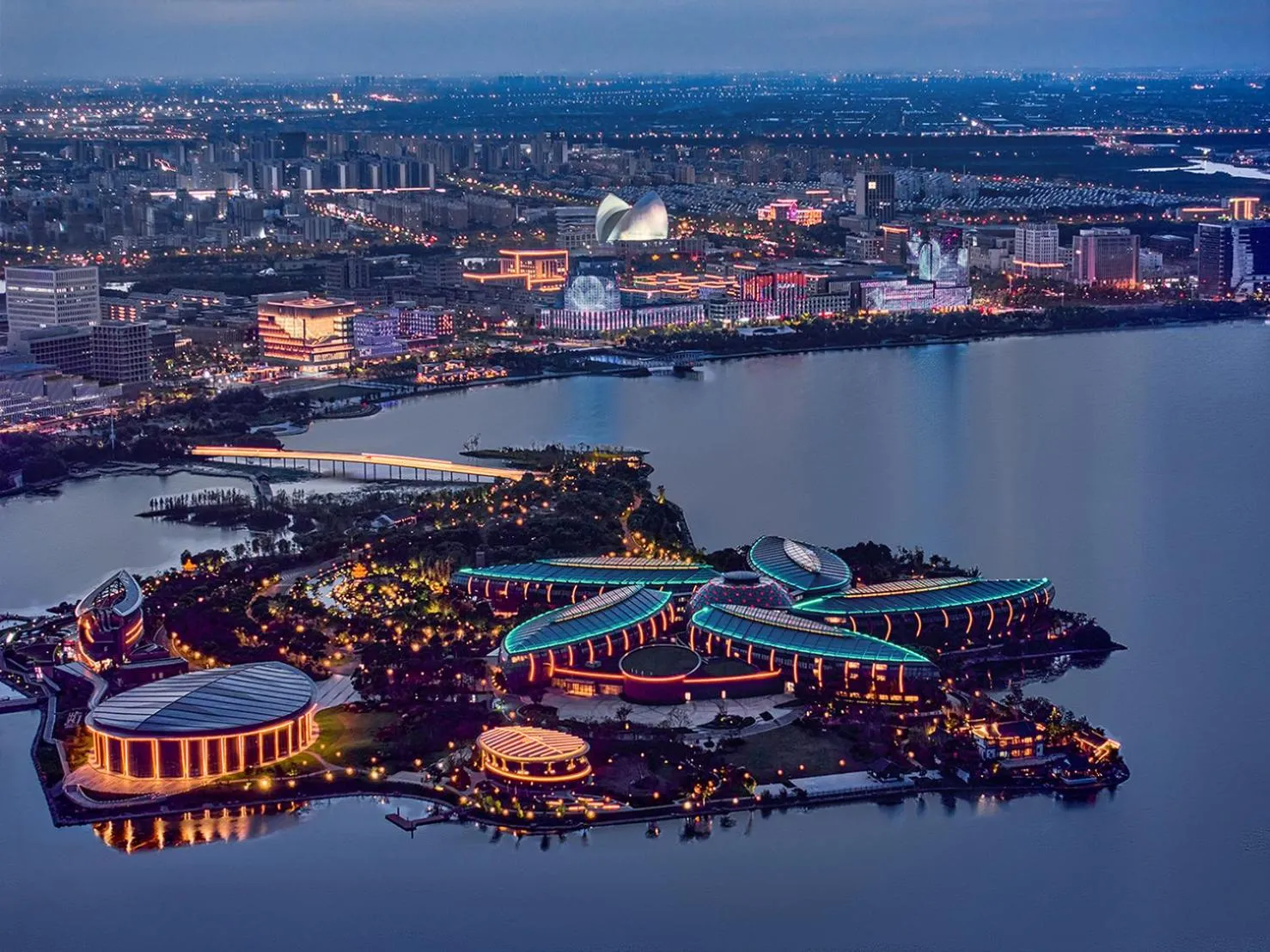 Night in InterContinental Shanghai Harbour City by IHG